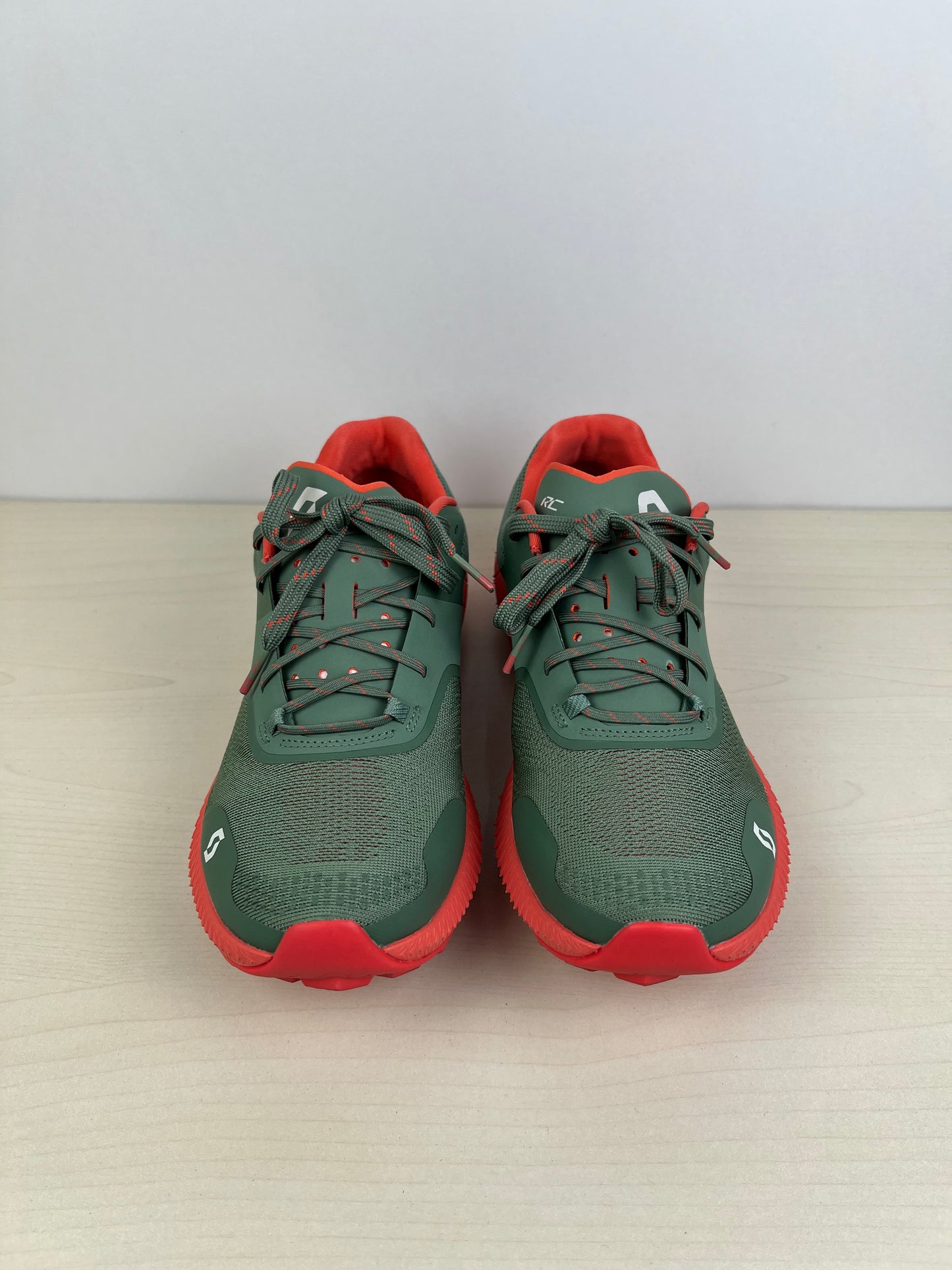 Shoes Athletic By Scott  Size: 7.5