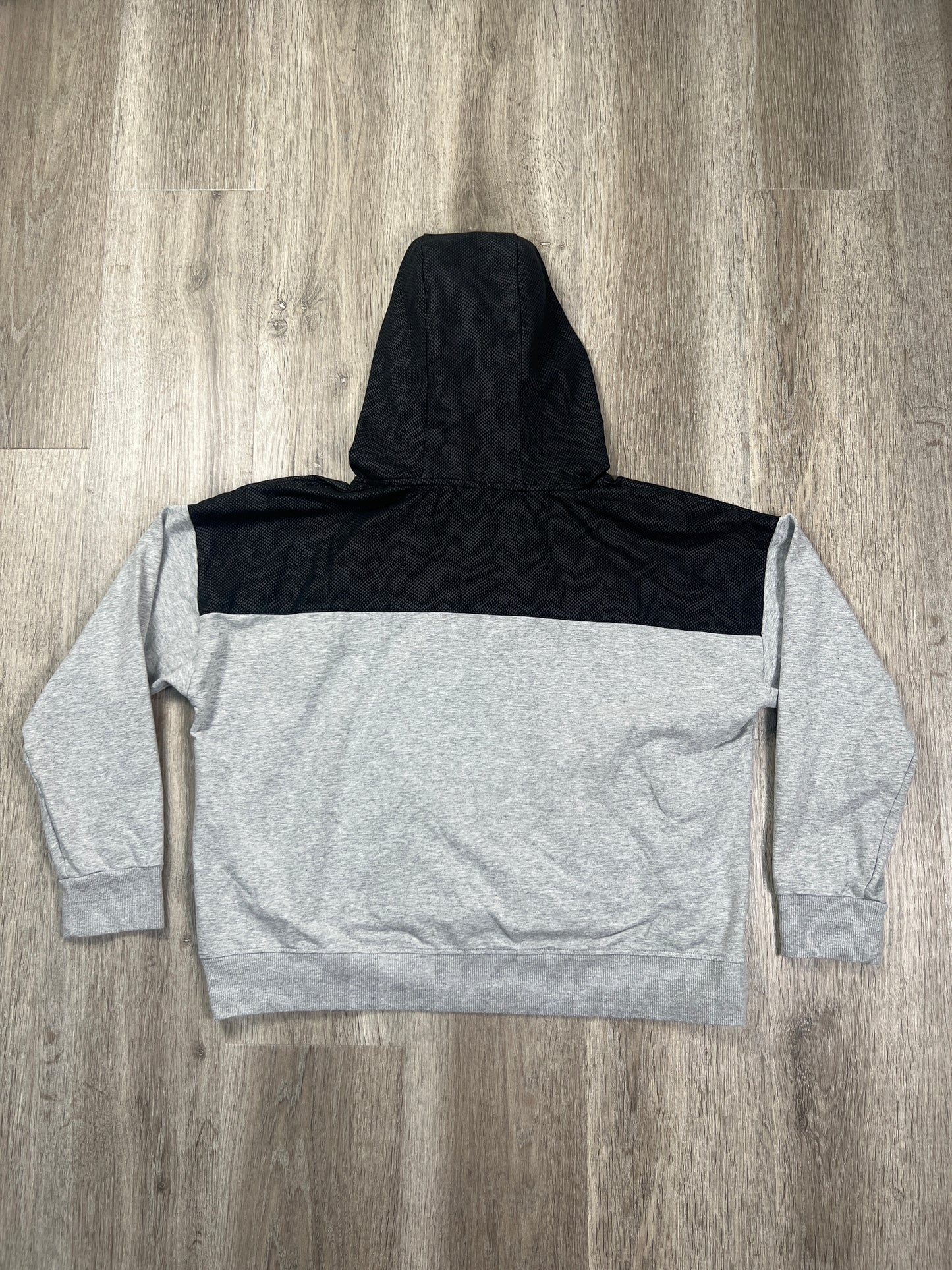 Sweatshirt Hoodie By Calvin Klein  Size: L