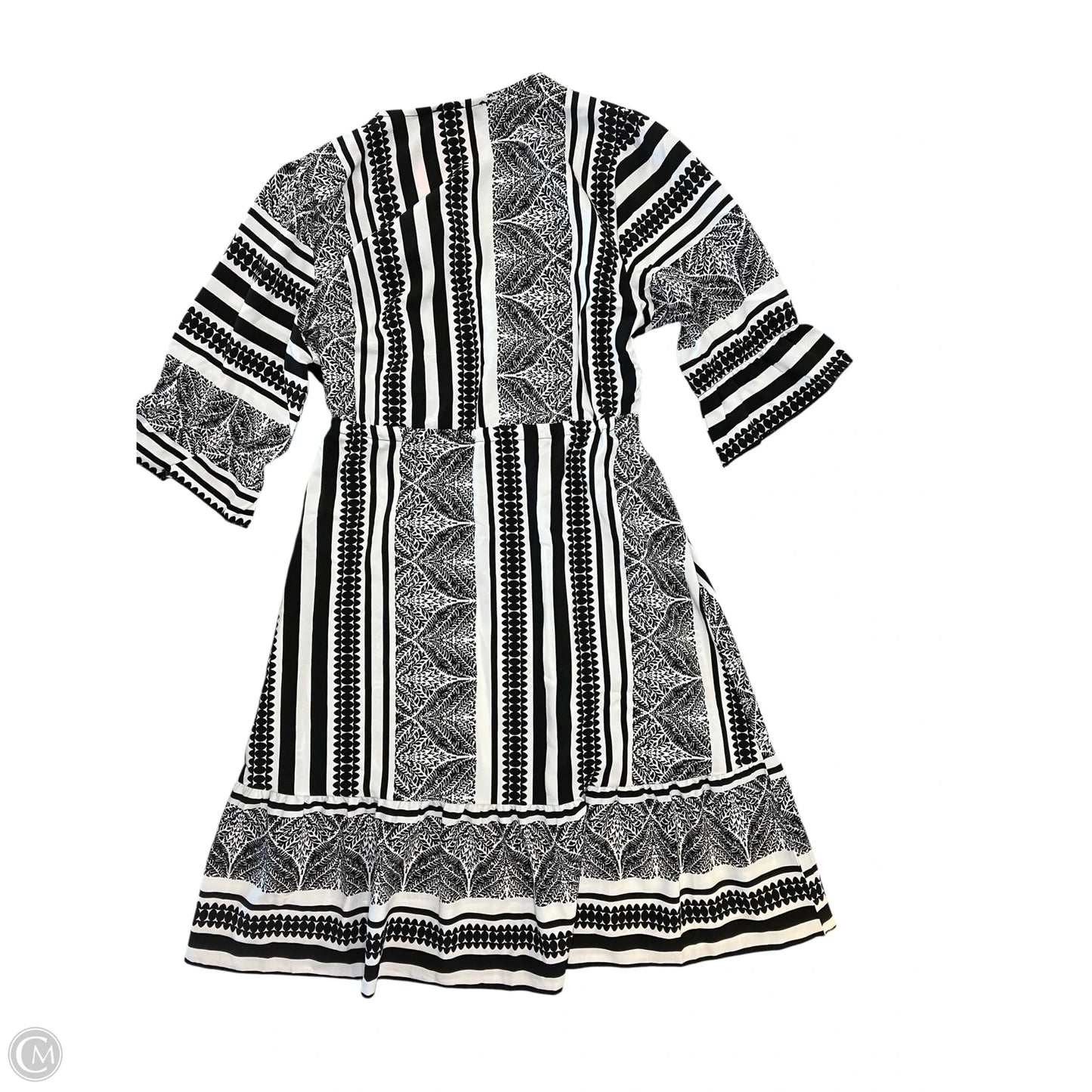 Dress Casual Short By Clothes Mentor In Black & White, Size: S