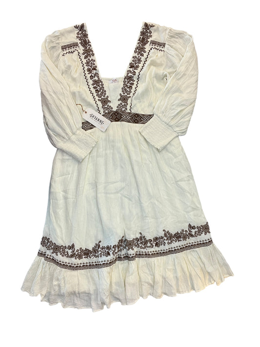 Dress Casual Short By  Cmc In Cream, Size:L