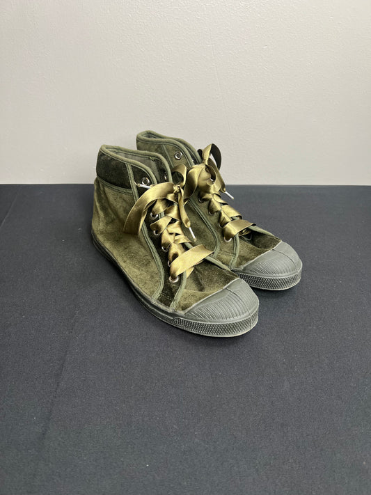 Shoes Sneakers By Bensimon  Size: 6