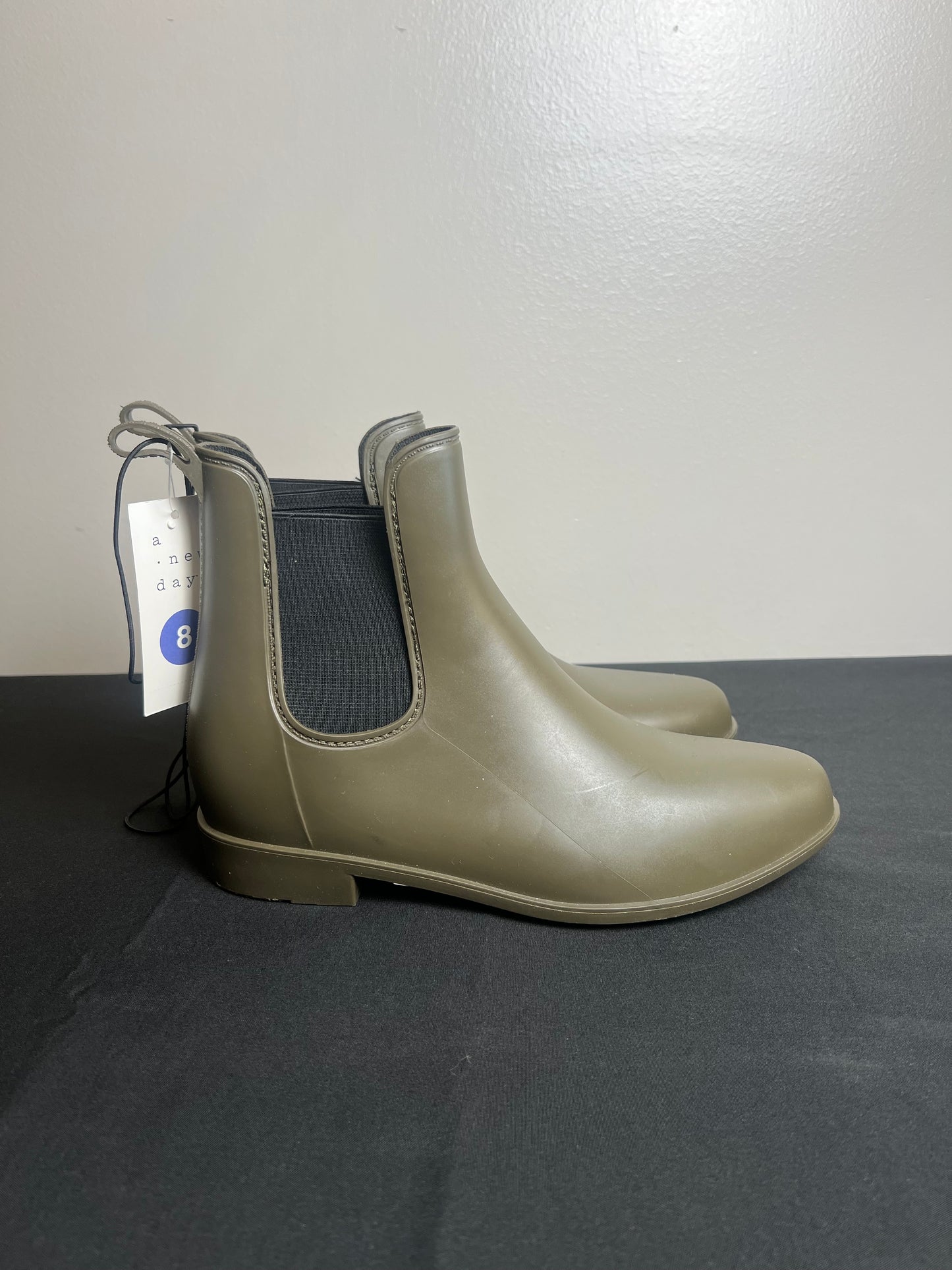 Boots Rain By A New Day  Size: 8