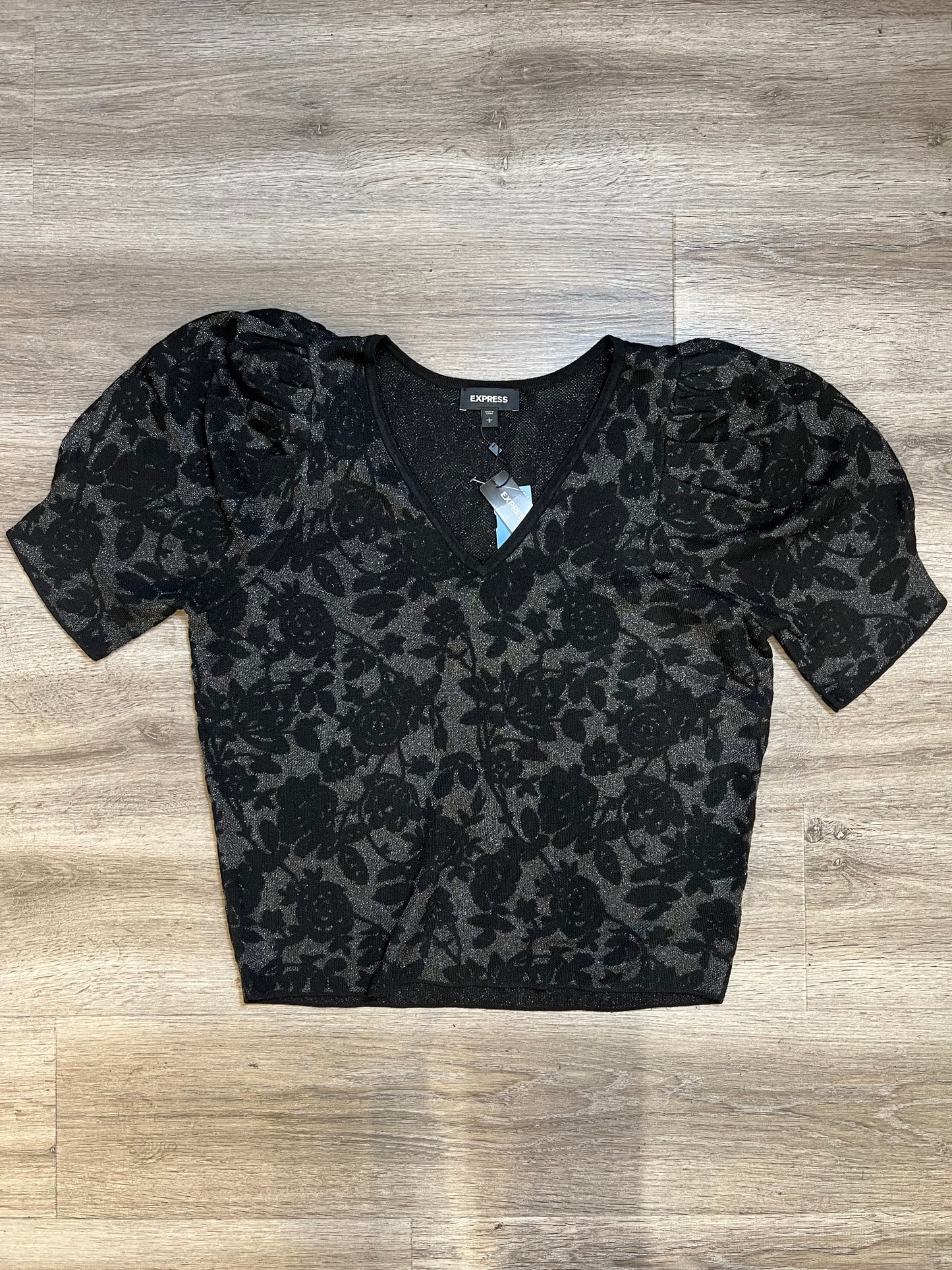 Sweater Short Sleeve By Express Size: L