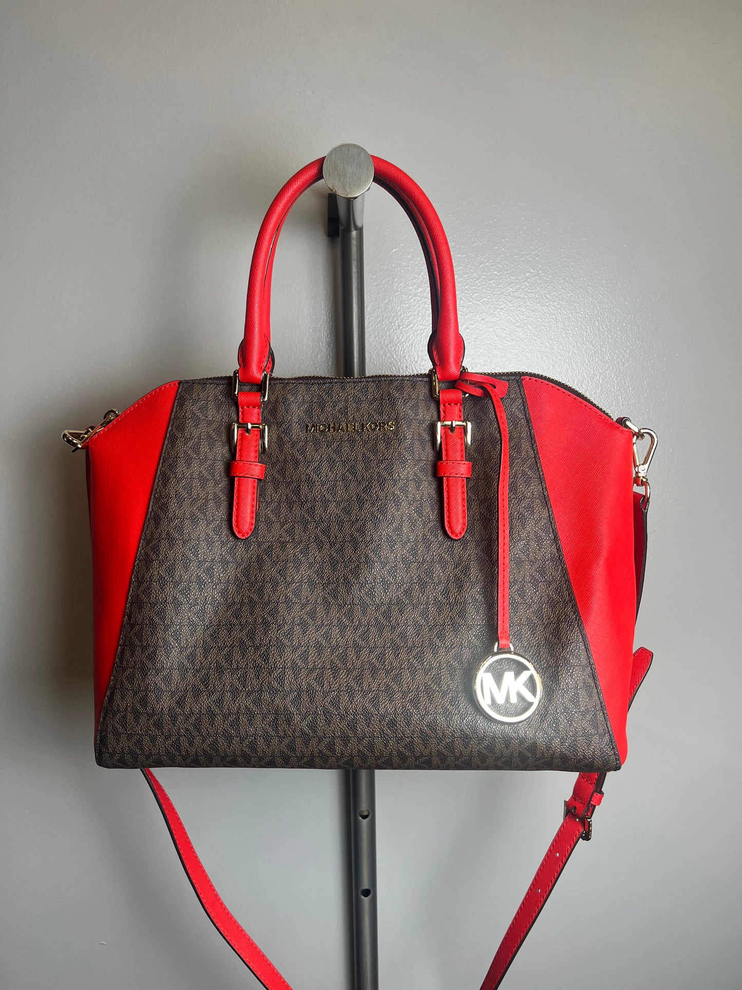 Handbag Designer By Michael Kors Size: Large