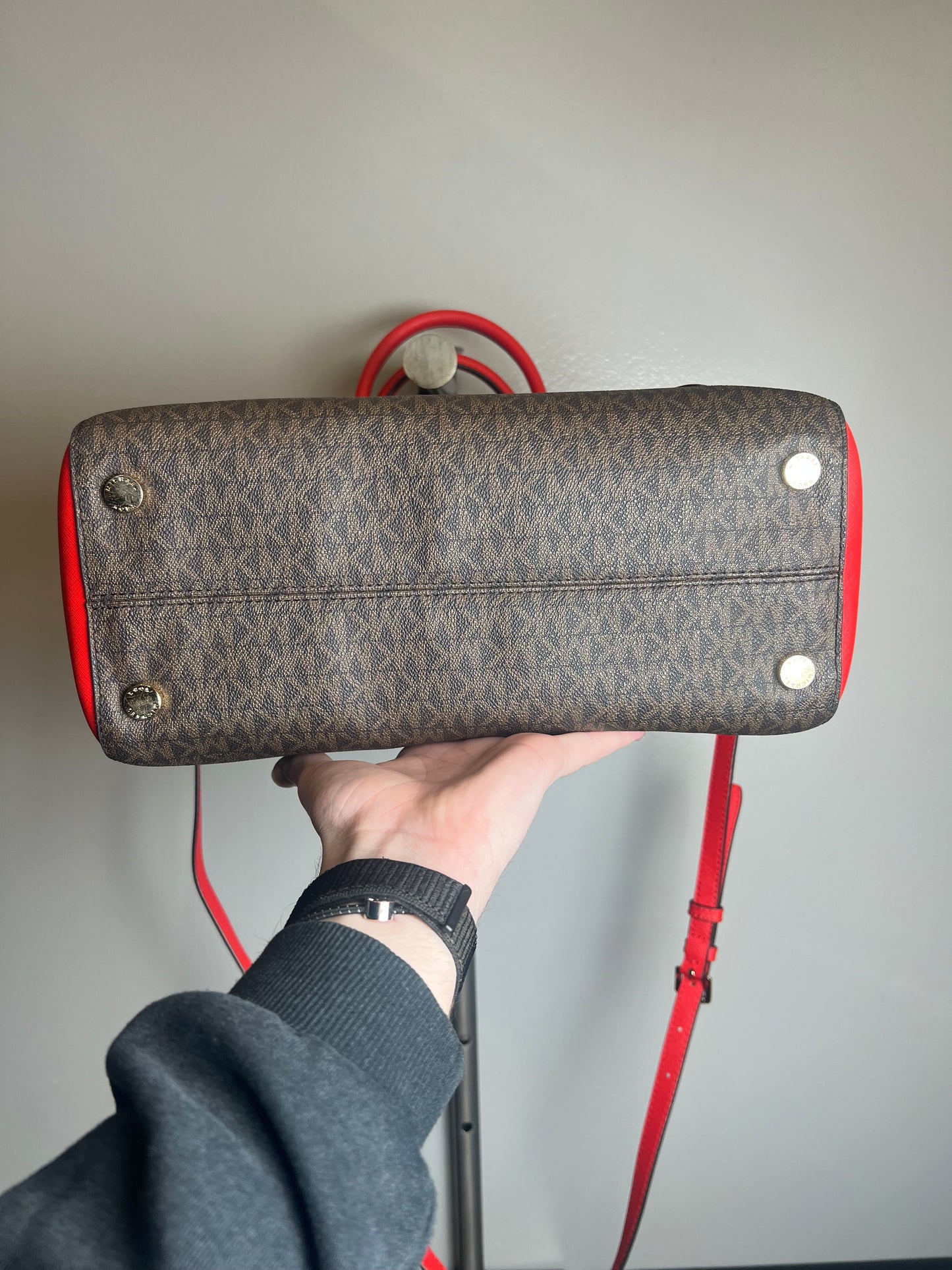 Handbag Designer By Michael Kors Size: Large