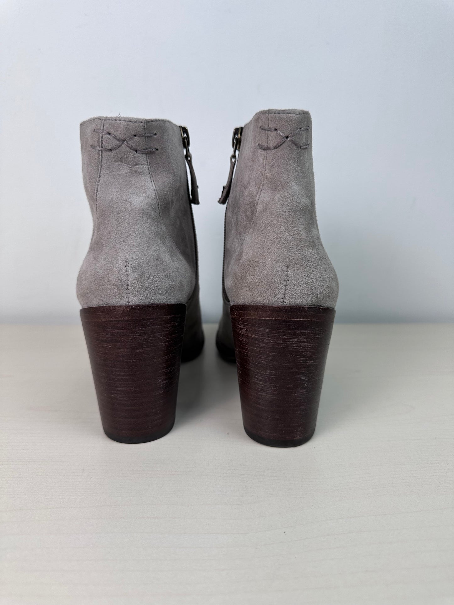 Boots Ankle Heels By Cma In Grey, Size: 8.5