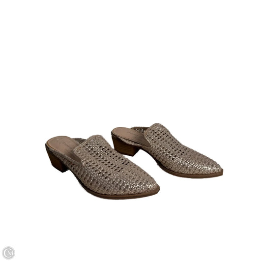 Shoes Heels Block By Chinese Laundry In Gold, Size: 7.5