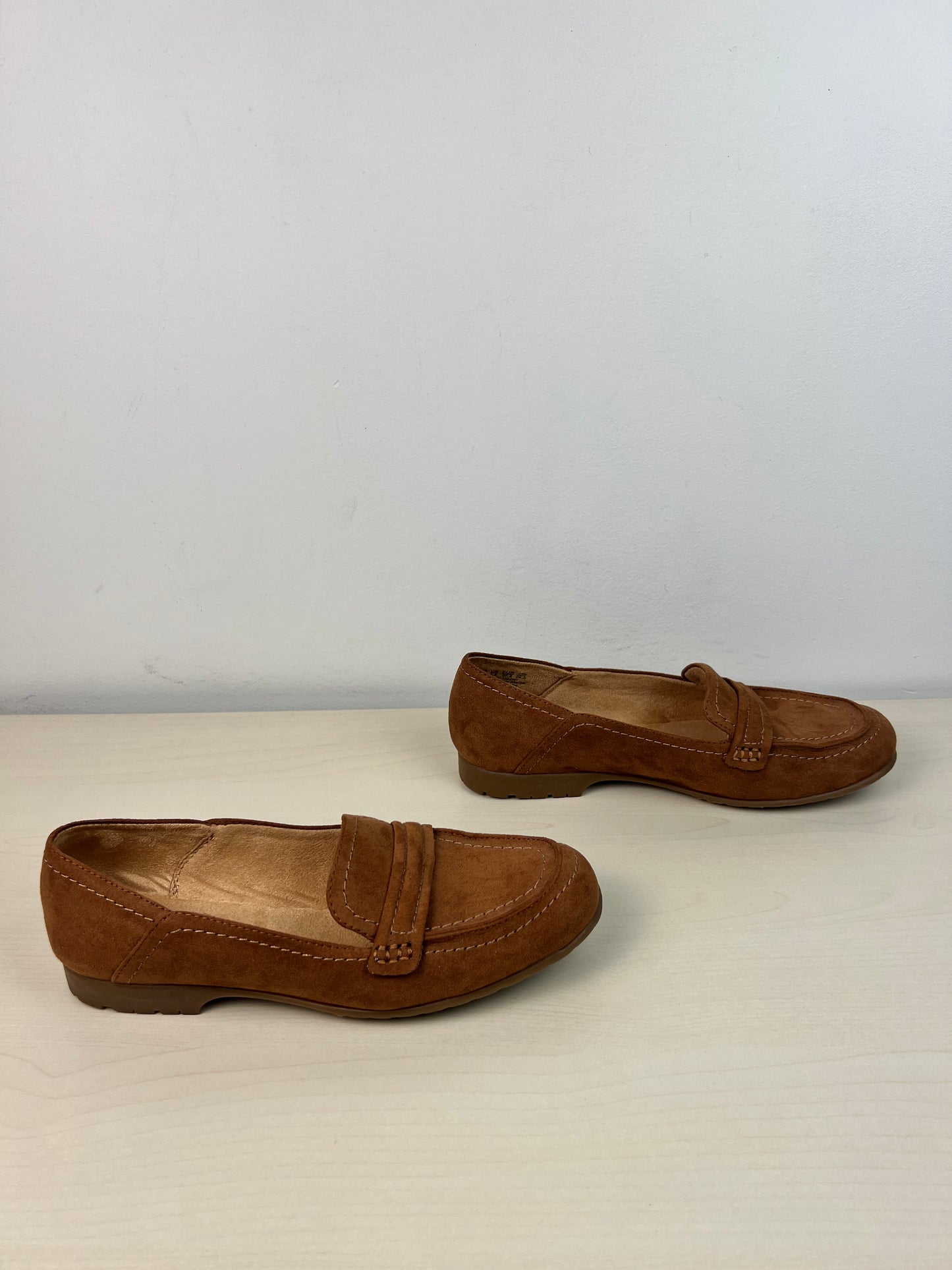 Shoes Flats By Naturalizer In Brown, Size: 7.5