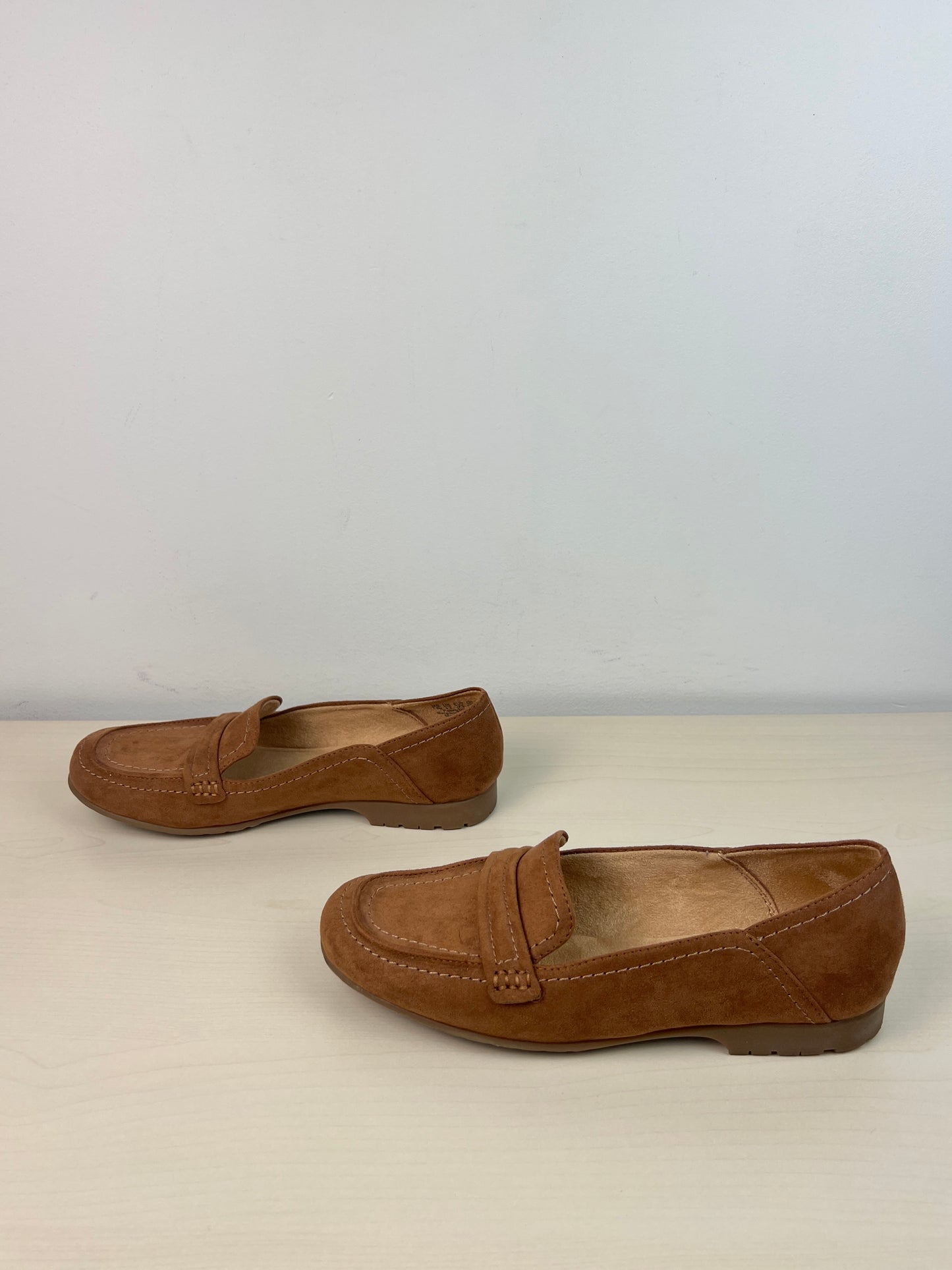 Shoes Flats By Naturalizer In Brown, Size: 7.5