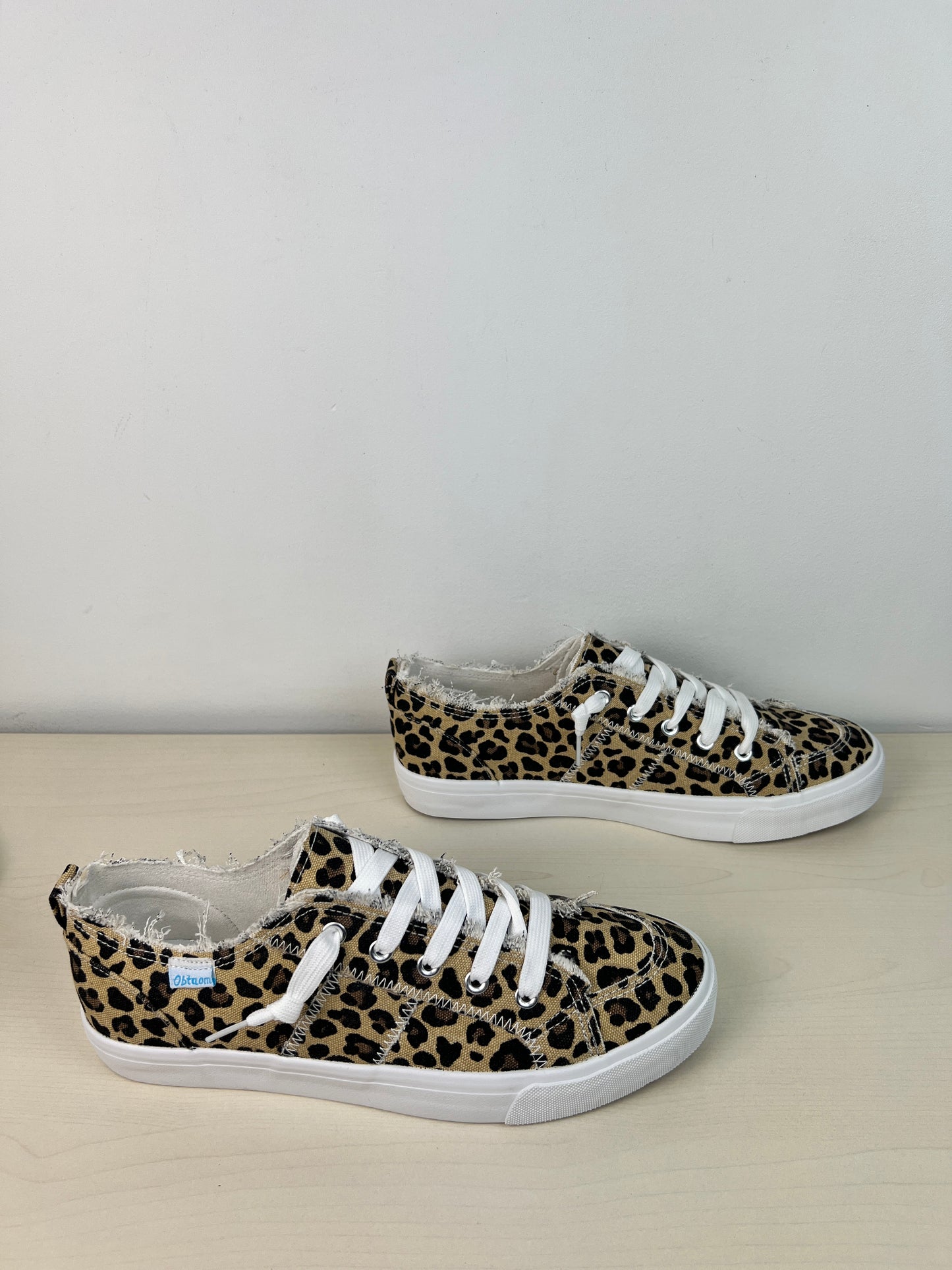 Shoes Sneakers By Clothes Mentor In Animal Print, Size: 11