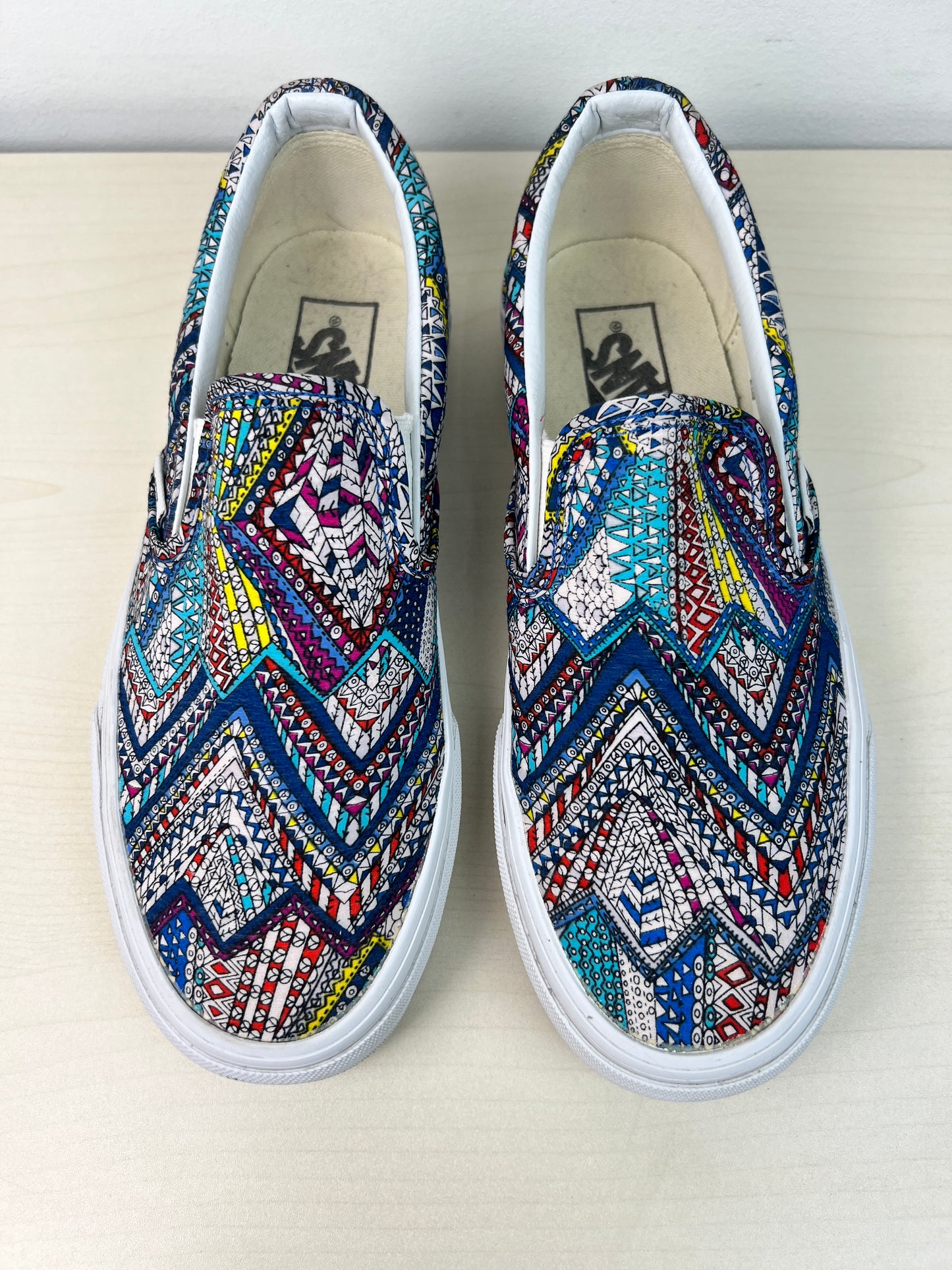 Shoes Sneakers By Vans In Multi-colored, Size: 8