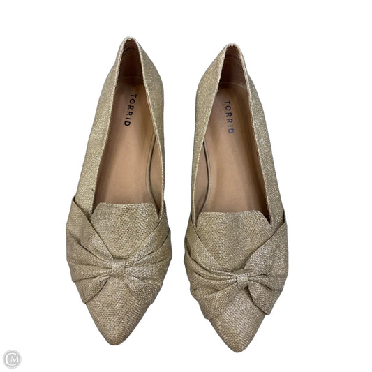Shoes Flats By Torrid In Gold, Size: 11.5