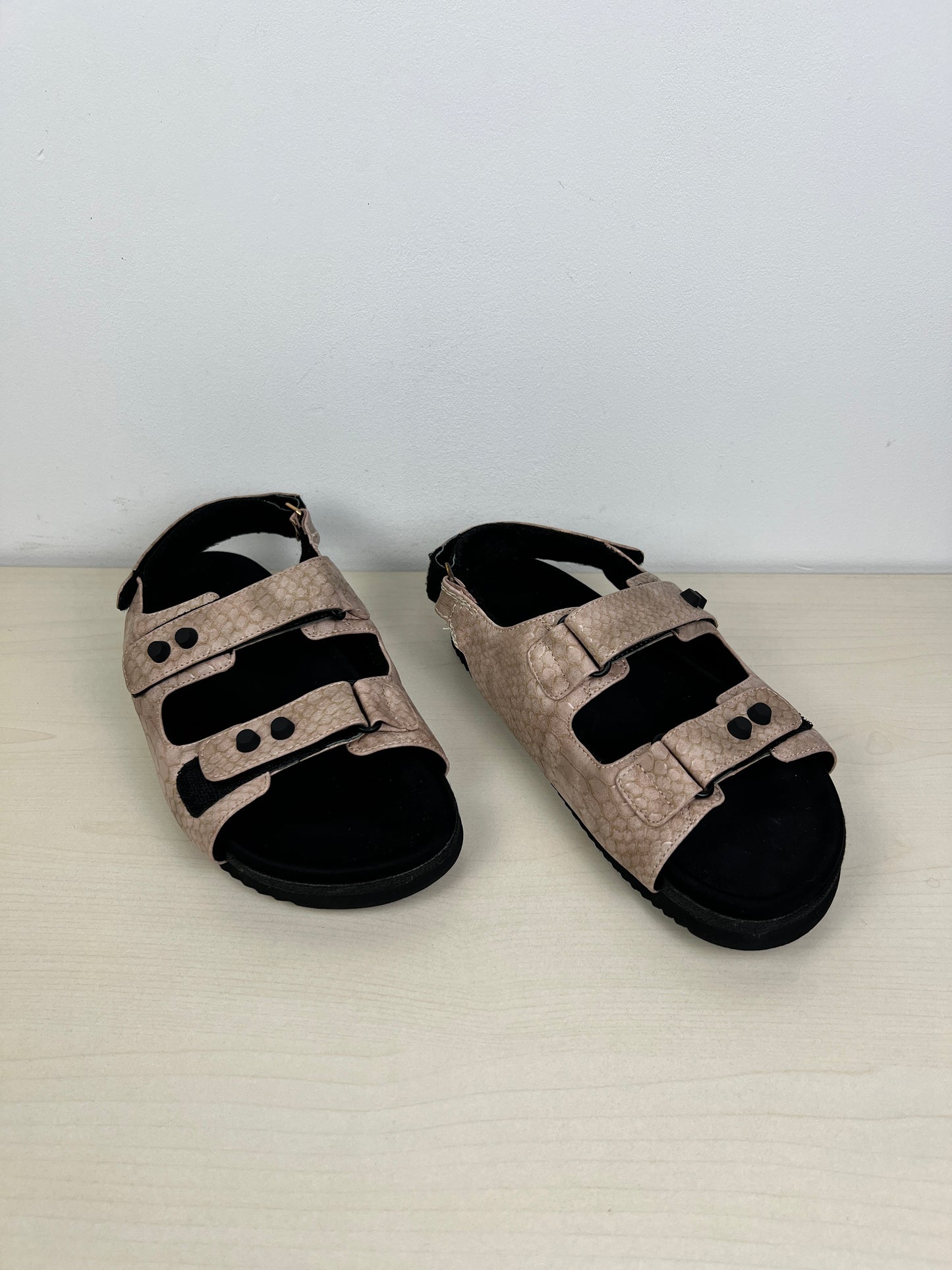 Snakeskin Print Sandals Sport ROAM, Size 6