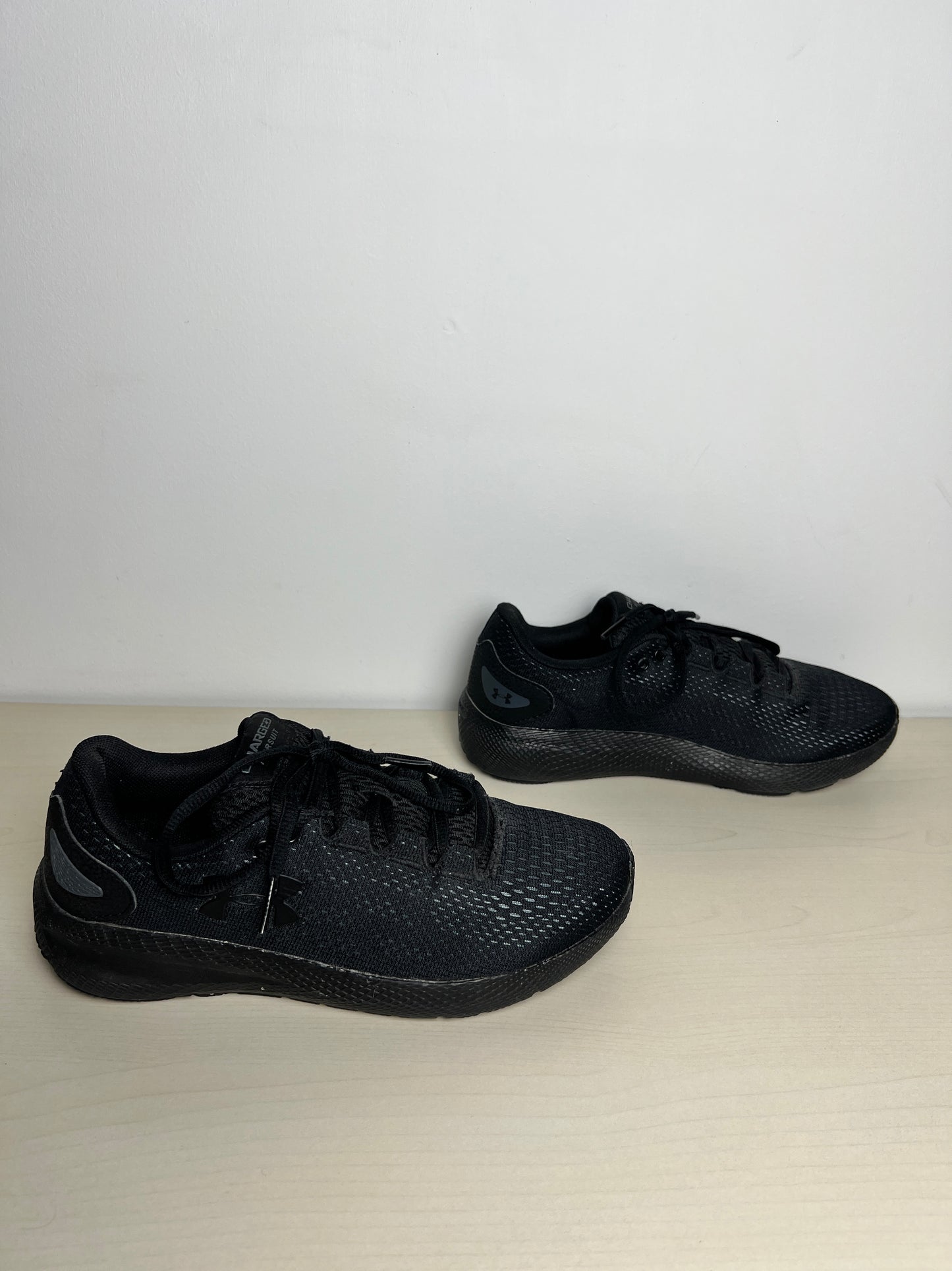 Shoes Athletic By Under Armour In Black, Size: 6.5