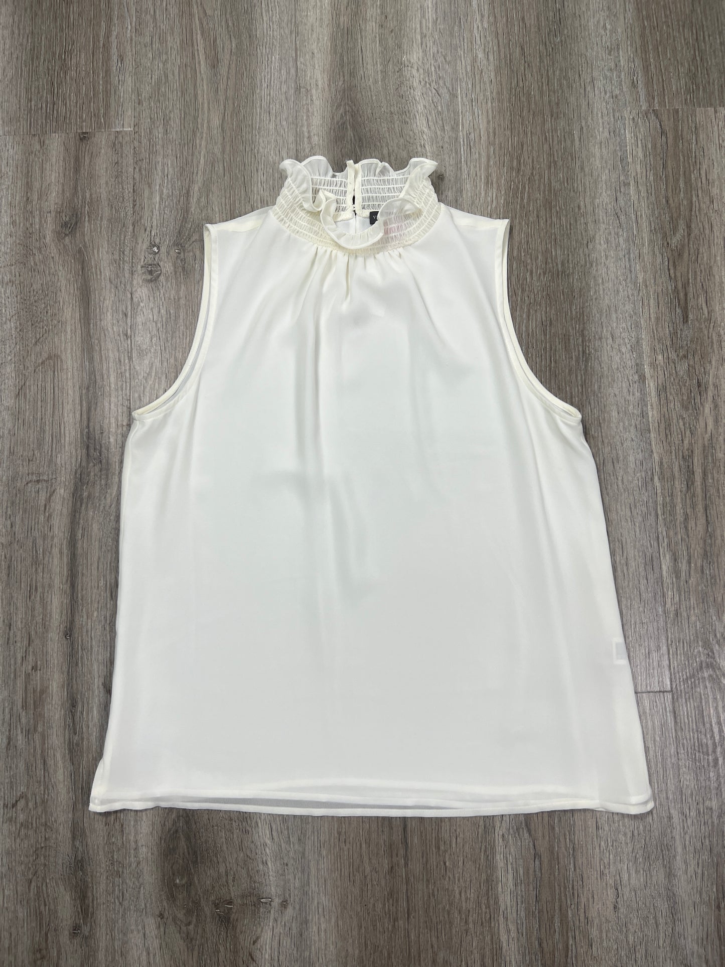 Blouse Sleeveless By Vince Camuto In Cream, Size: S