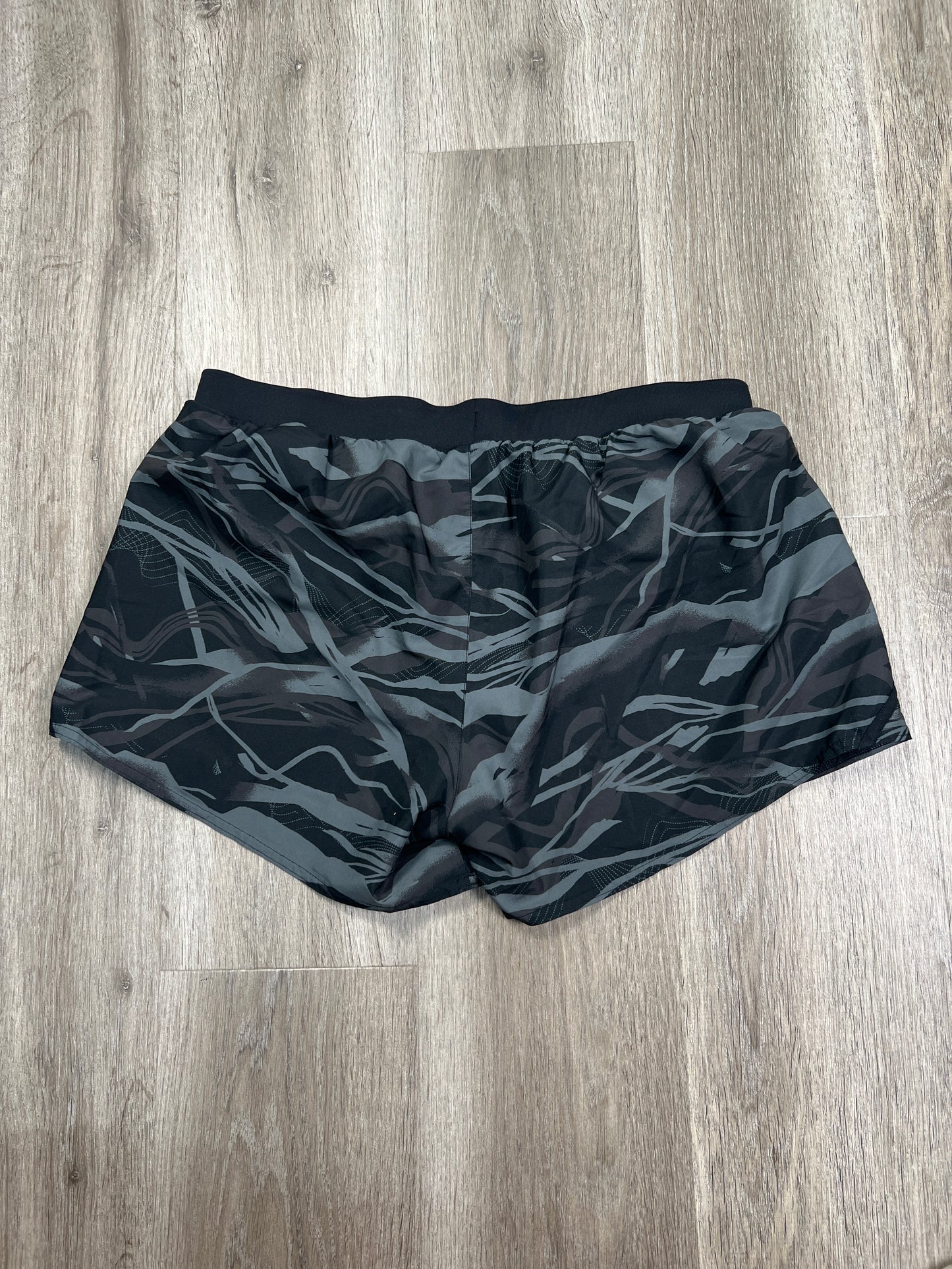 Athletic Shorts By Under Armour In Camouflage Print, Size: L