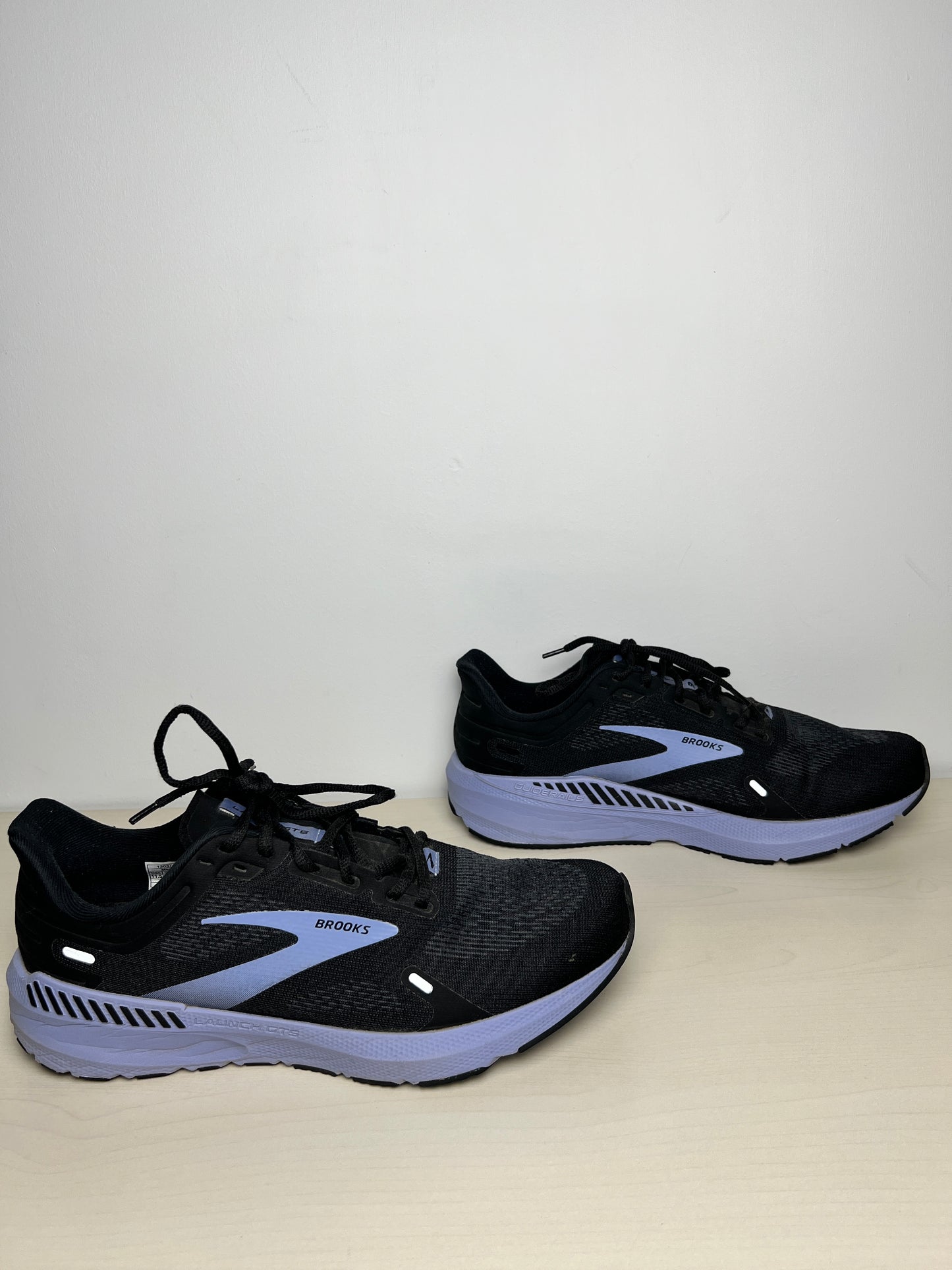 Shoes Athletic By Brooks In Black & Purple, Size: 11.5