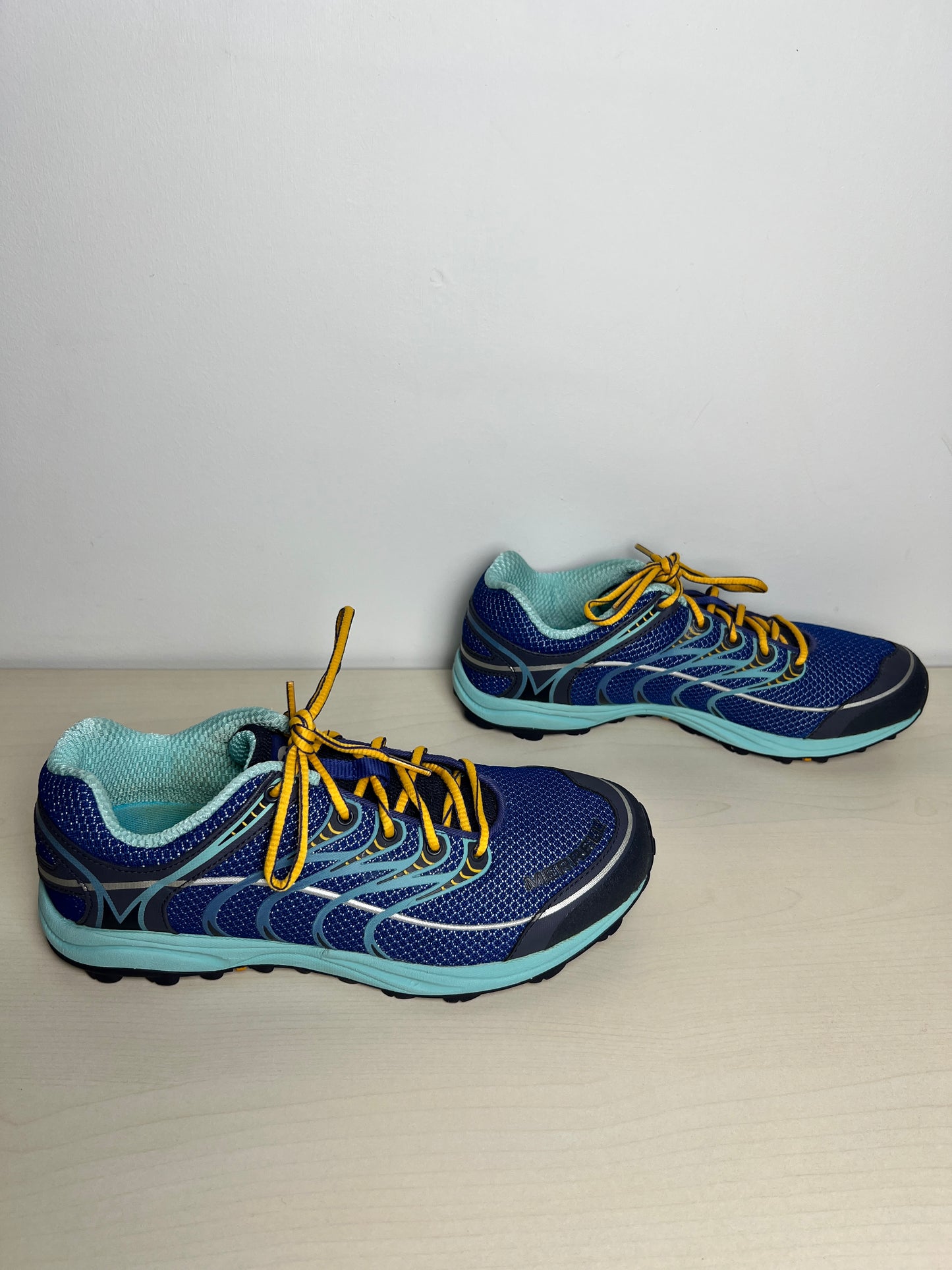 Shoes Athletic By Merrell In Blue & Yellow, Size: 8.5