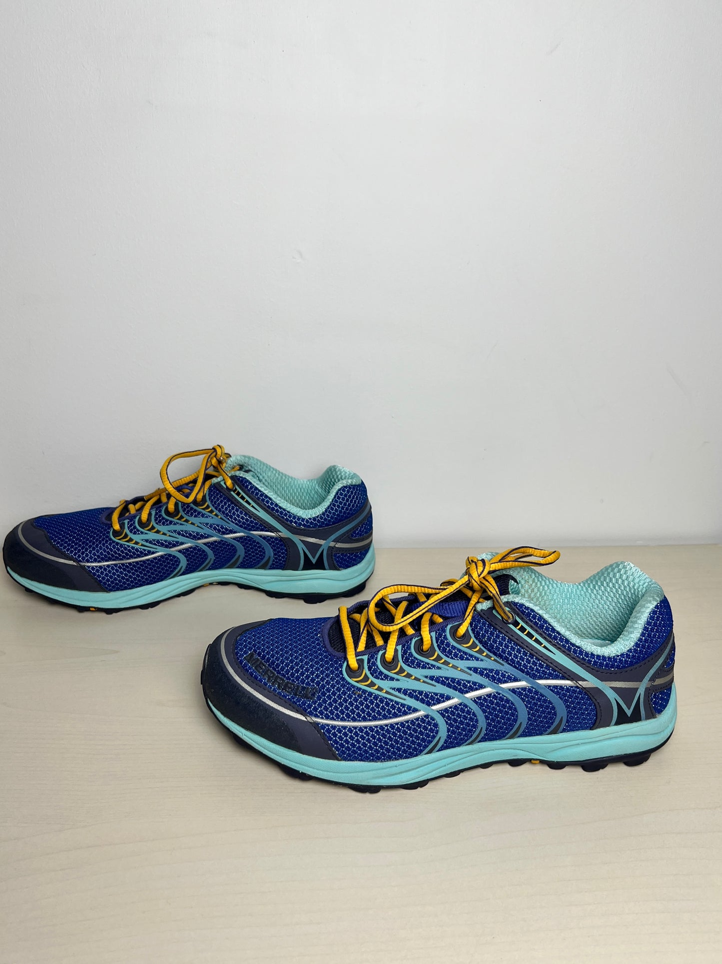 Shoes Athletic By Merrell In Blue & Yellow, Size: 8.5