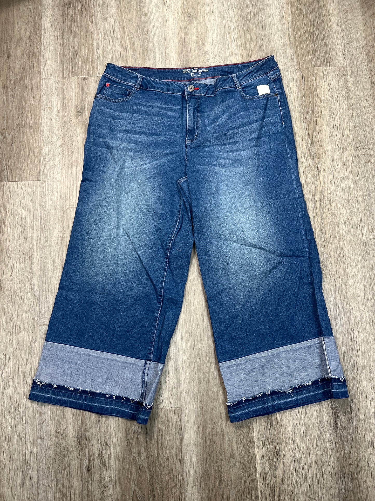 Jeans Cropped By Peace Love World In Blue Denim, Size: 20