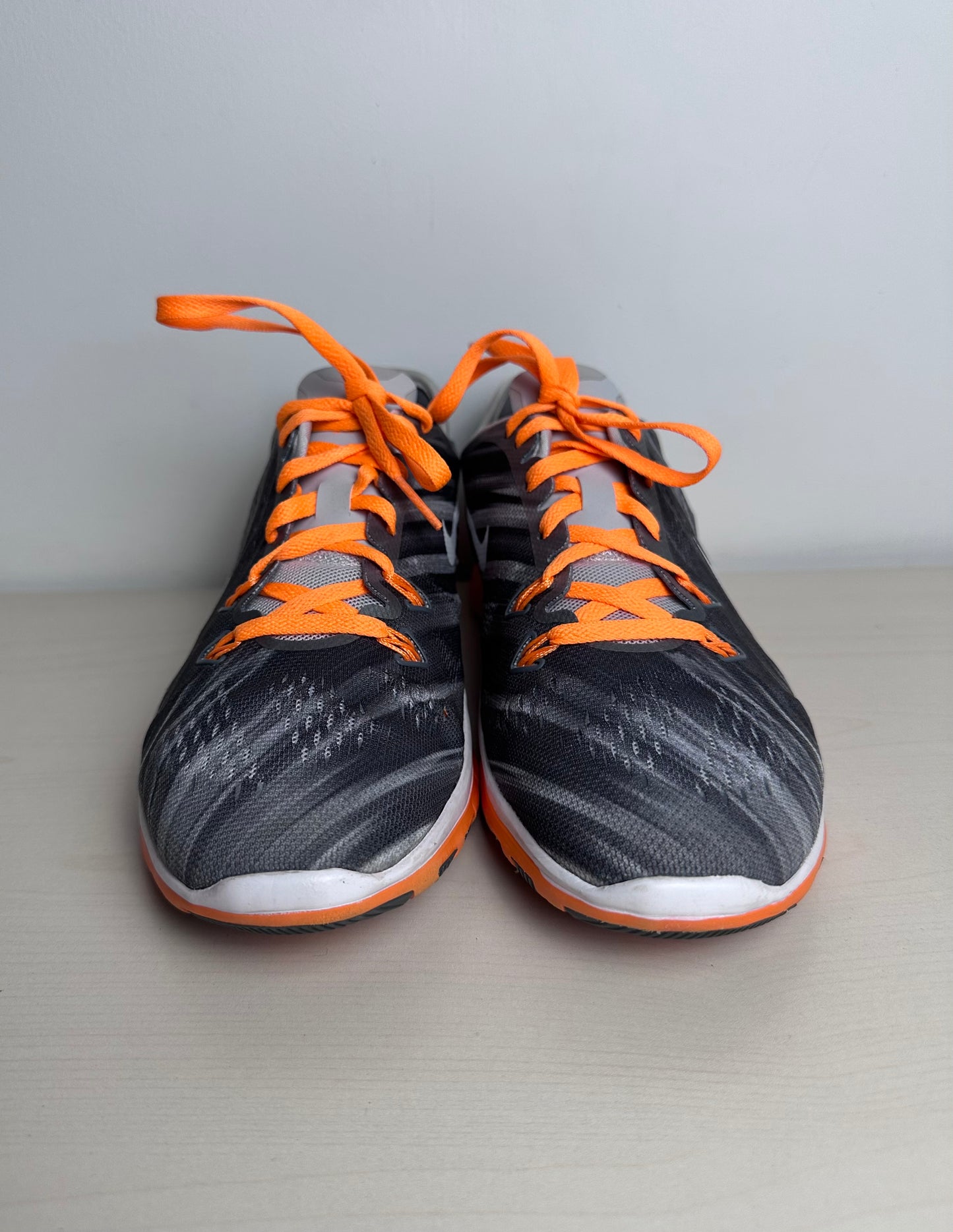 Shoes Athletic By Nike In Grey & Orange, Size: 6.5