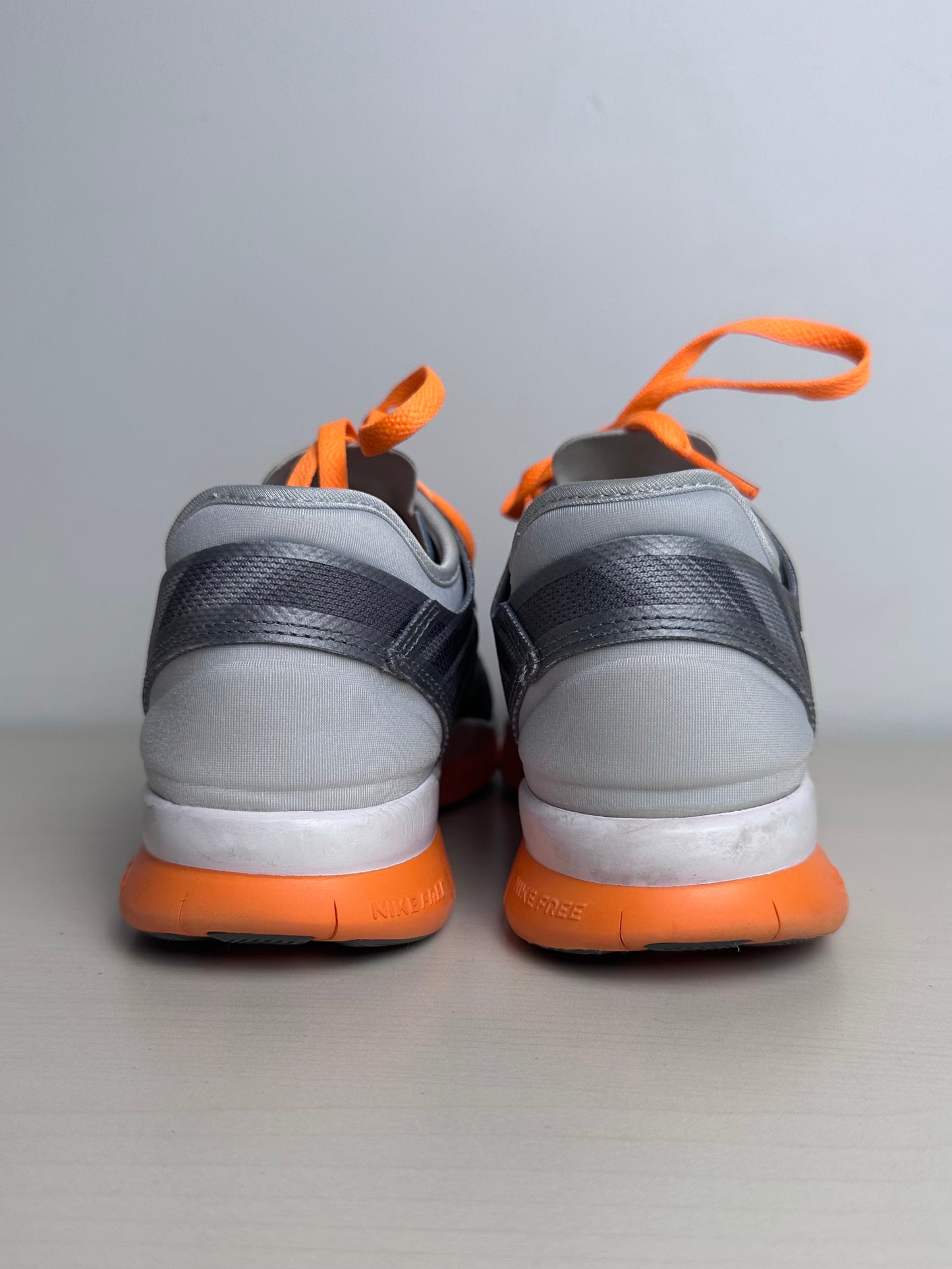 Shoes Athletic By Nike In Grey & Orange, Size: 6.5