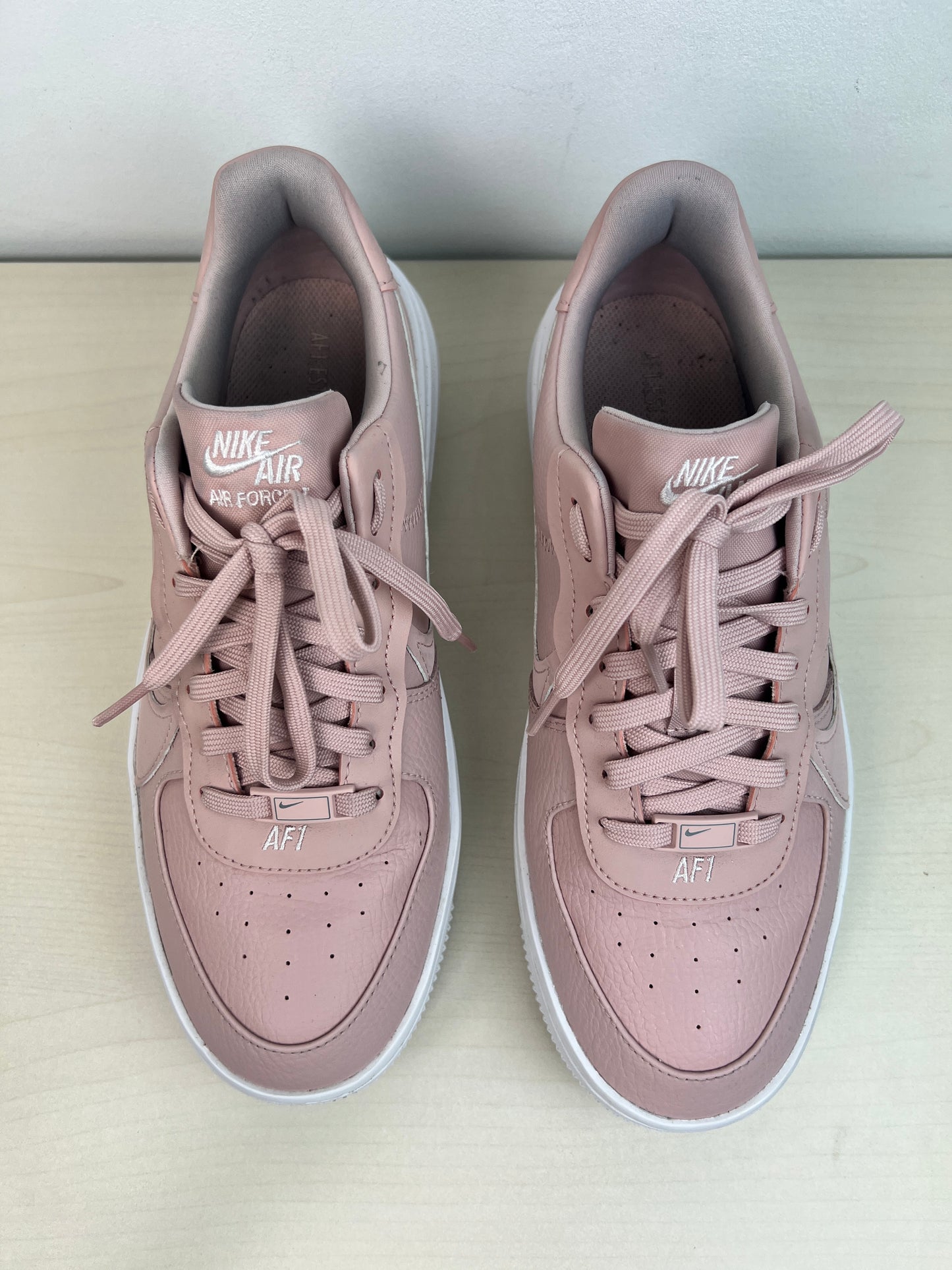 Shoes Sneakers By Nike In Pink, Size: 9.5