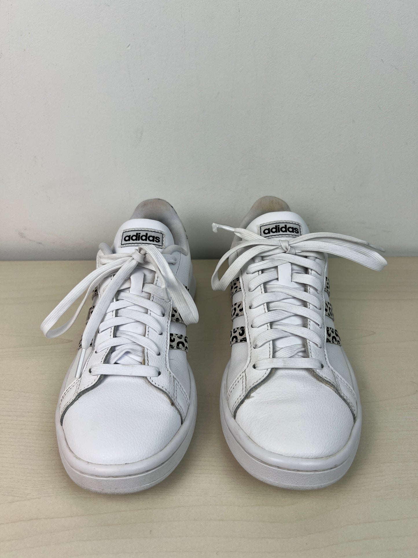 Shoes Sneakers By Adidas In White, Size: 7.5