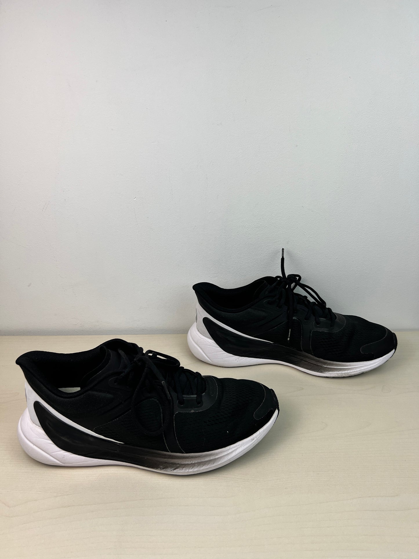 Shoes Athletic By Lululemon In Black, Size: 10