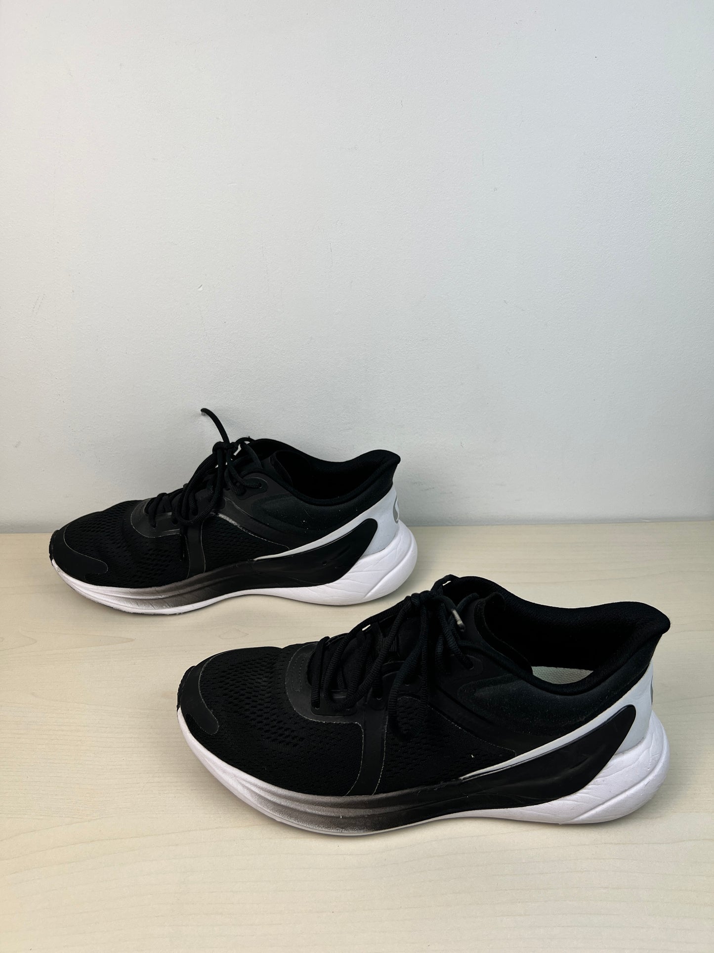 Shoes Athletic By Lululemon In Black, Size: 10