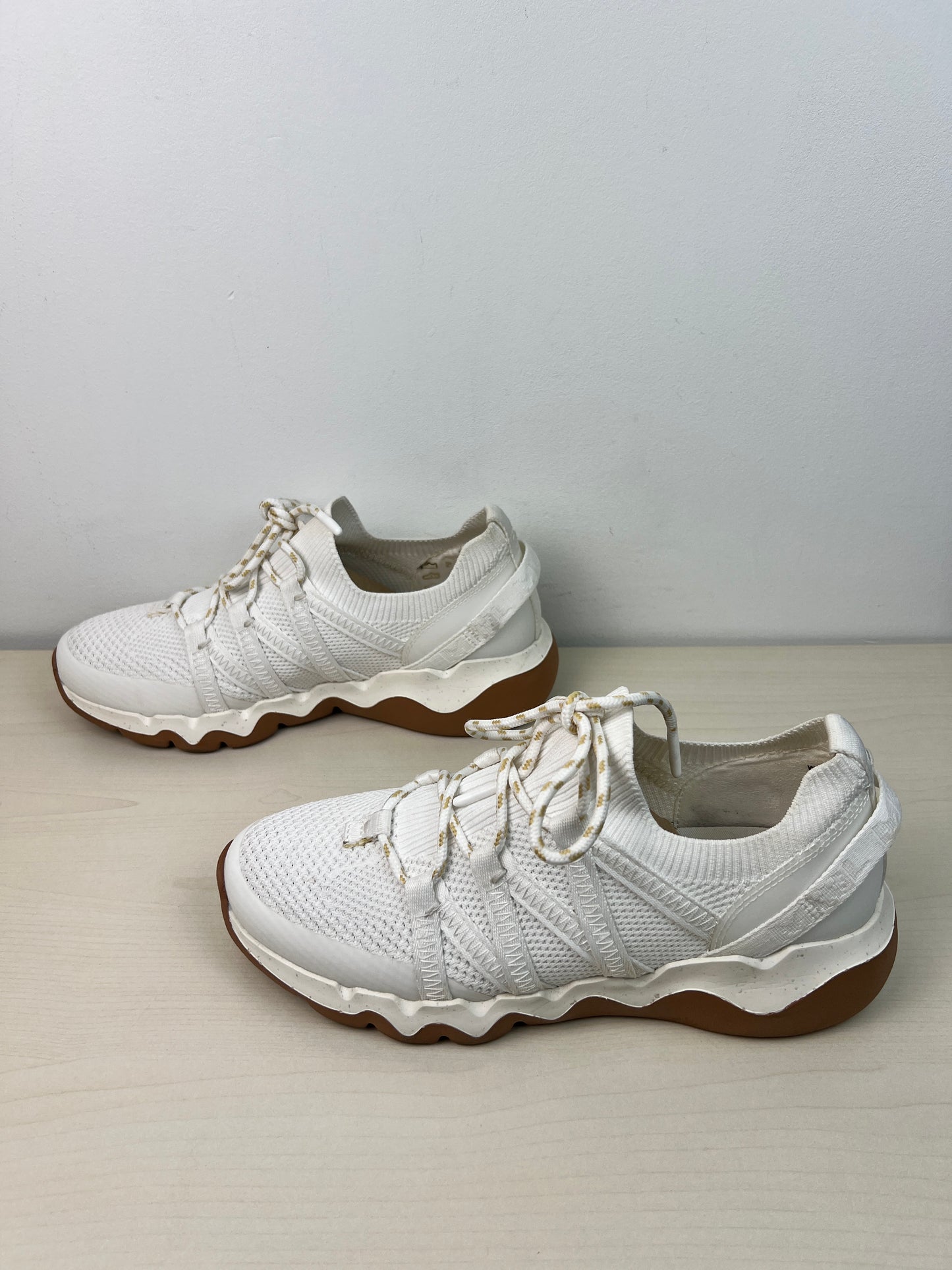 Shoes Athletic By Madewell In White, Size: 9.5