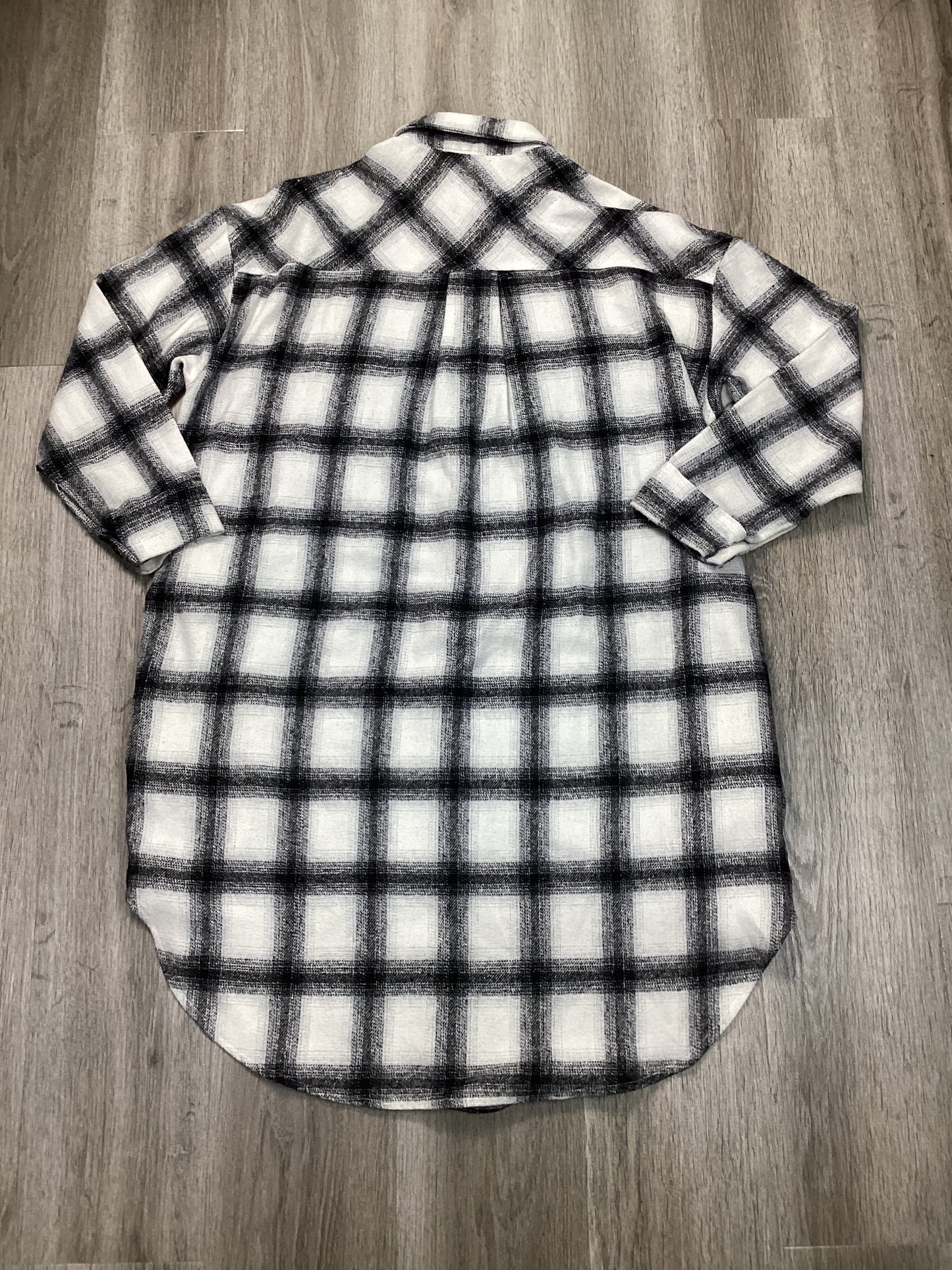 Jacket Shirt By Clothes Mentor In Plaid Pattern, Size: S