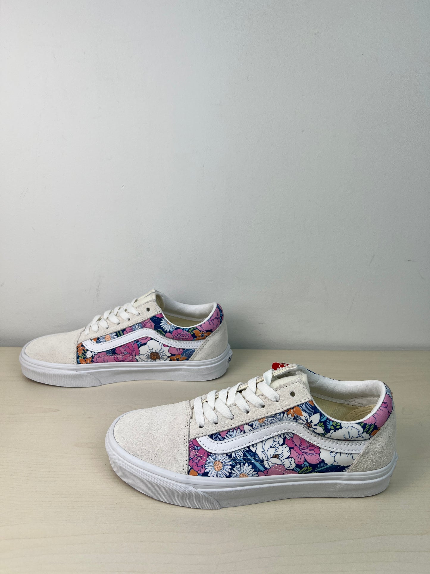 Shoes Sneakers By Vans In Floral Print, Size: 7.5