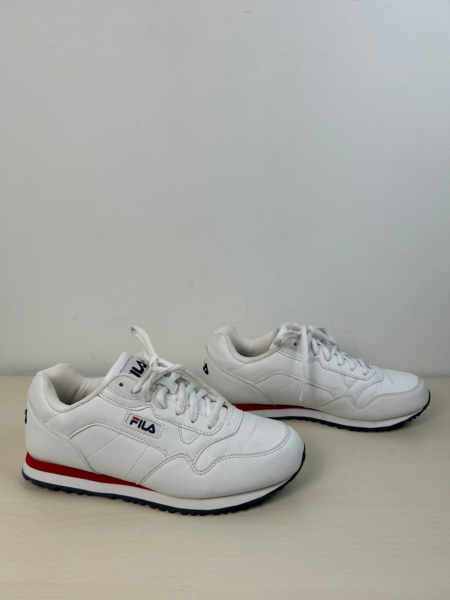 Shoes Sneakers By Fila In White, Size: 9