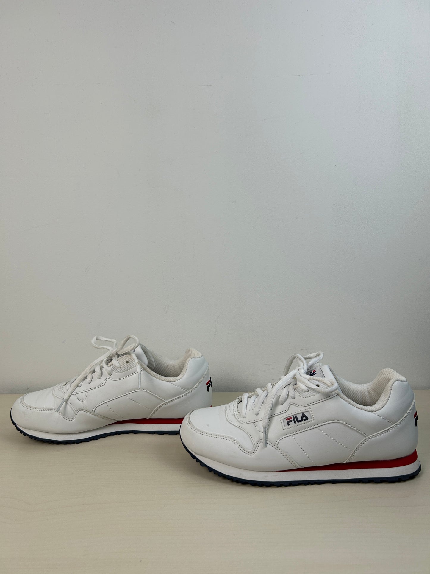 Shoes Sneakers By Fila In White, Size: 9