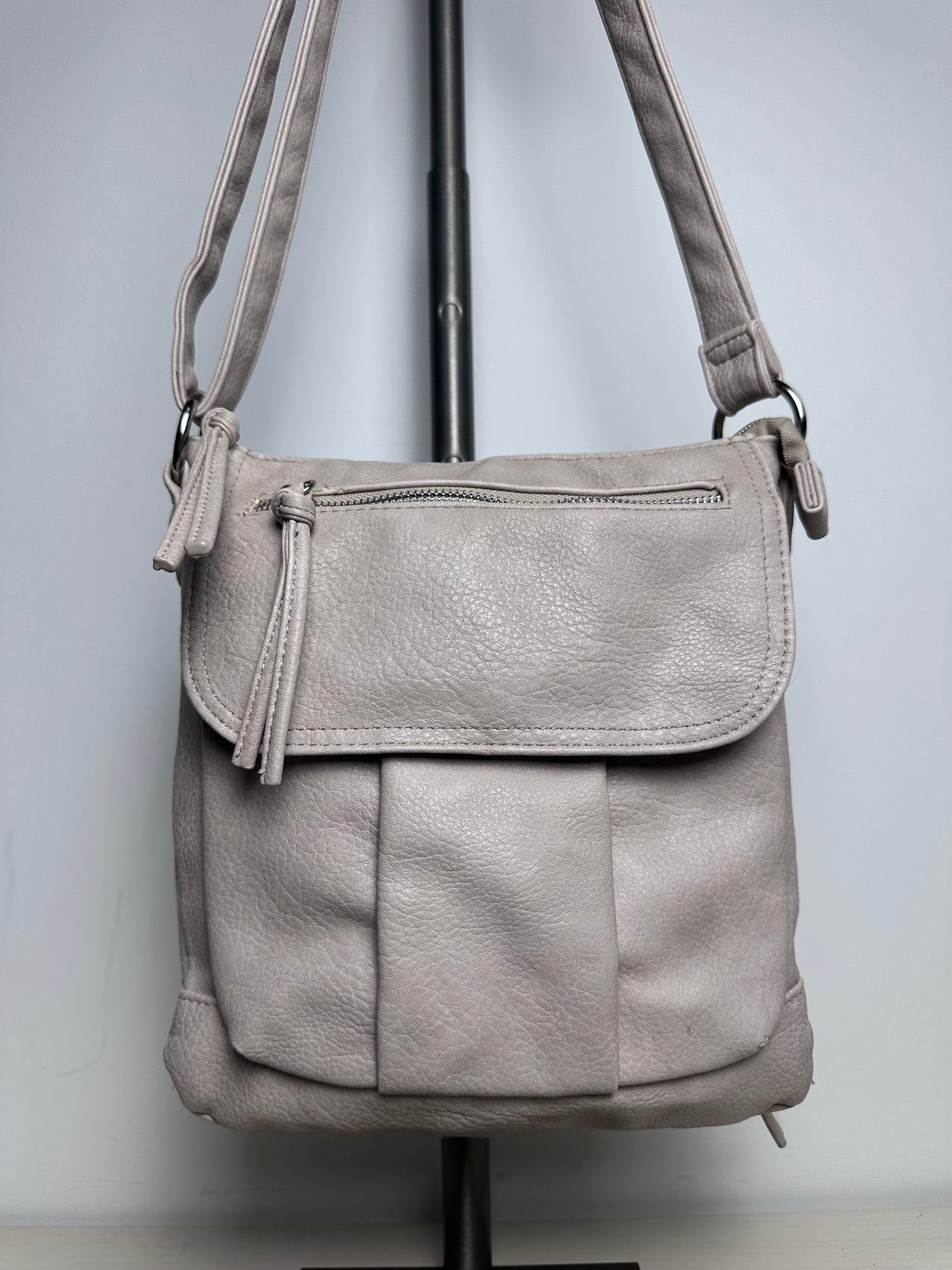 Crossbody By Bueno, Size: Medium