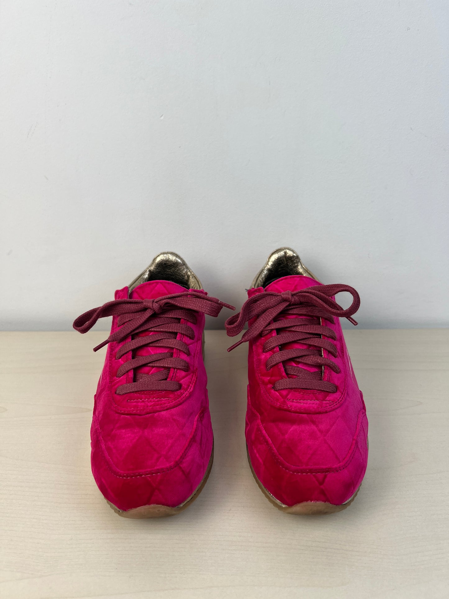 Shoes Sneakers By GHOUD In Pink, Size: 6