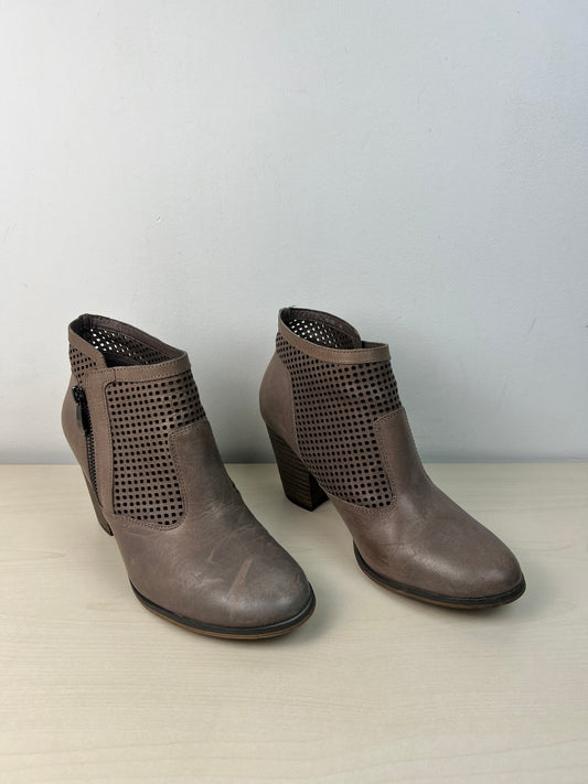 Boots Ankle Heels By Bella Vita In Grey, Size: 8