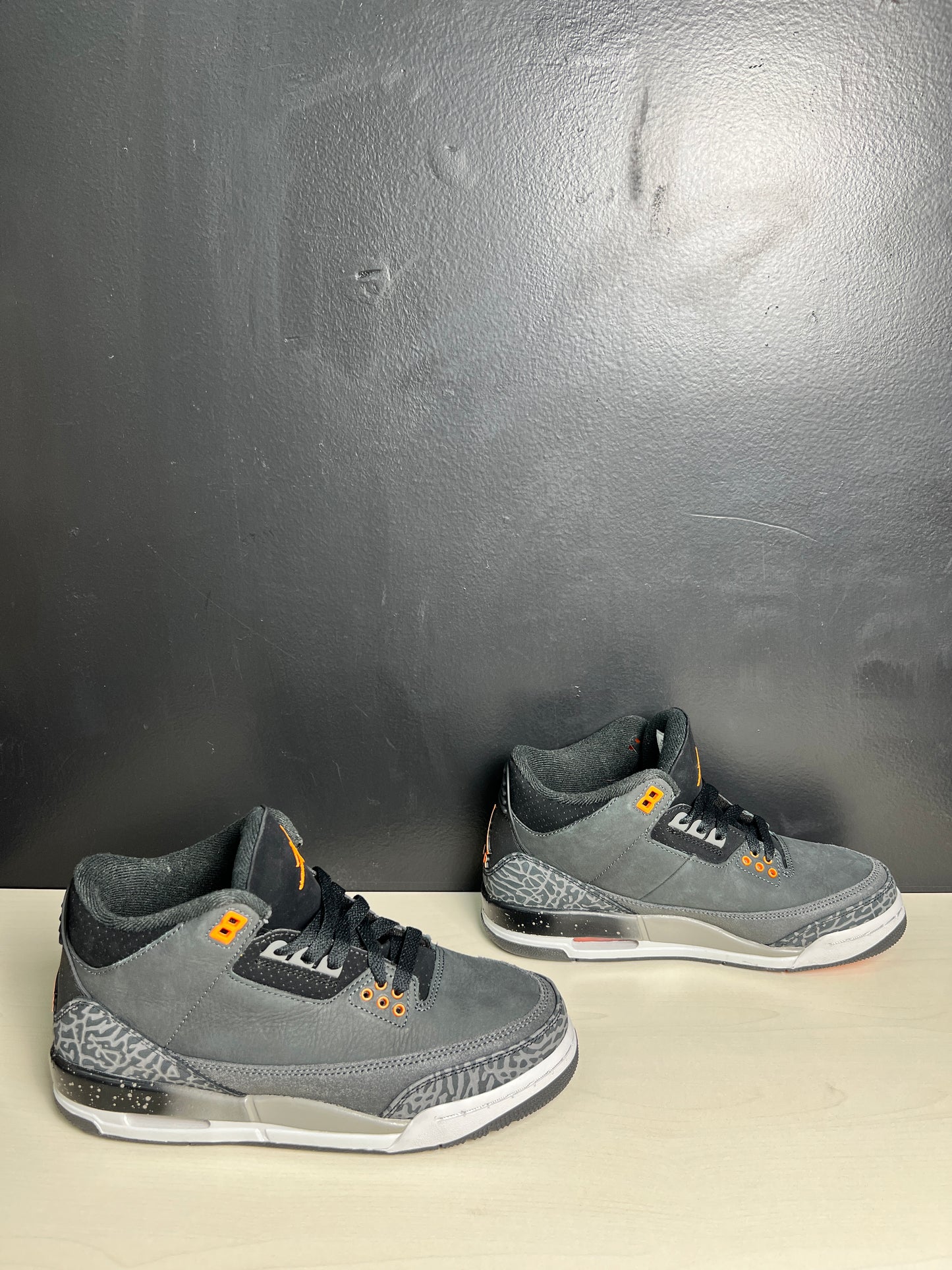 Shoes Sneakers By Jordan In Grey, Size: 8