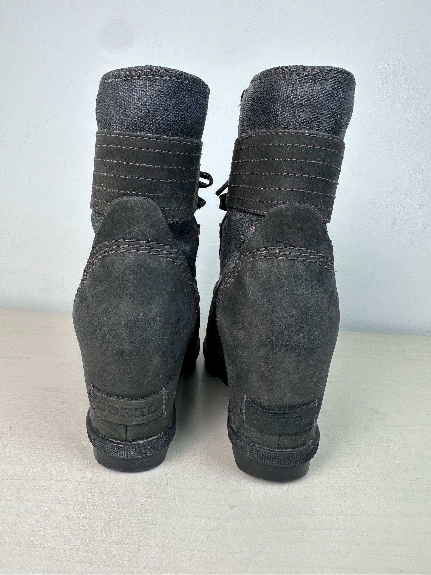 Boots Ankle Heels By Sorel In Grey, Size: 7