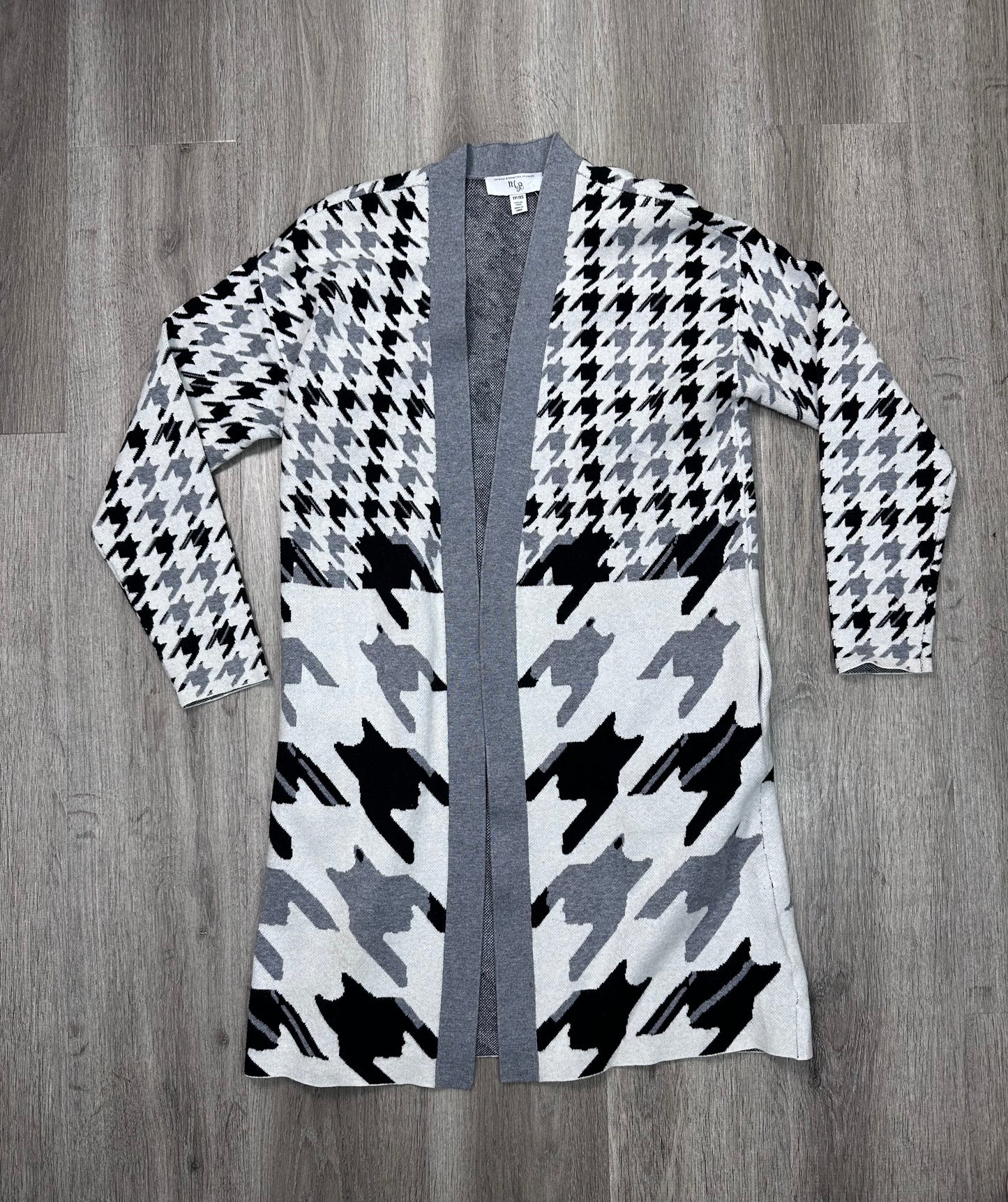 Cardigan By Mainstreet Boutique In Black & White, Size: Xs