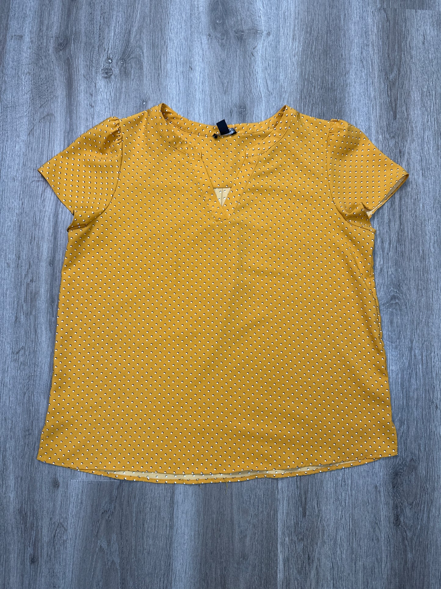 Blouse Short Sleeve By Hilary Radley In Yellow, Size: L