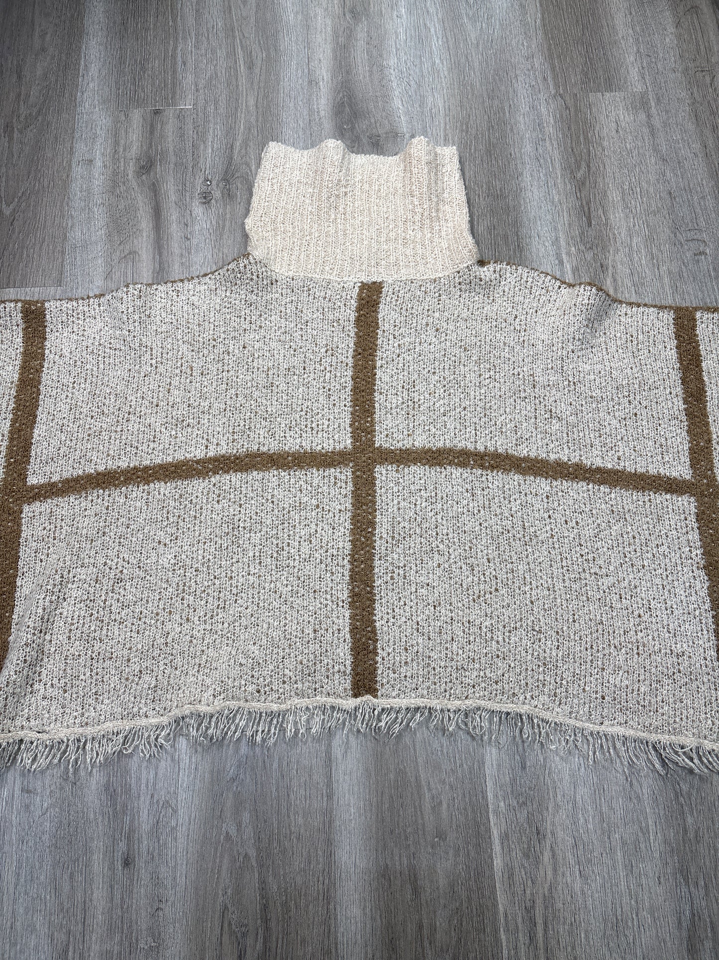 Poncho By Daytrip In Tan, Size: Osfm