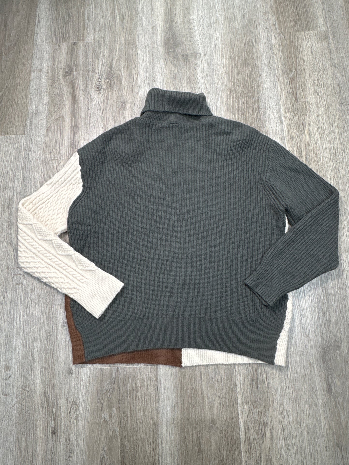 Sweater By Wishlist In Green, Size: M