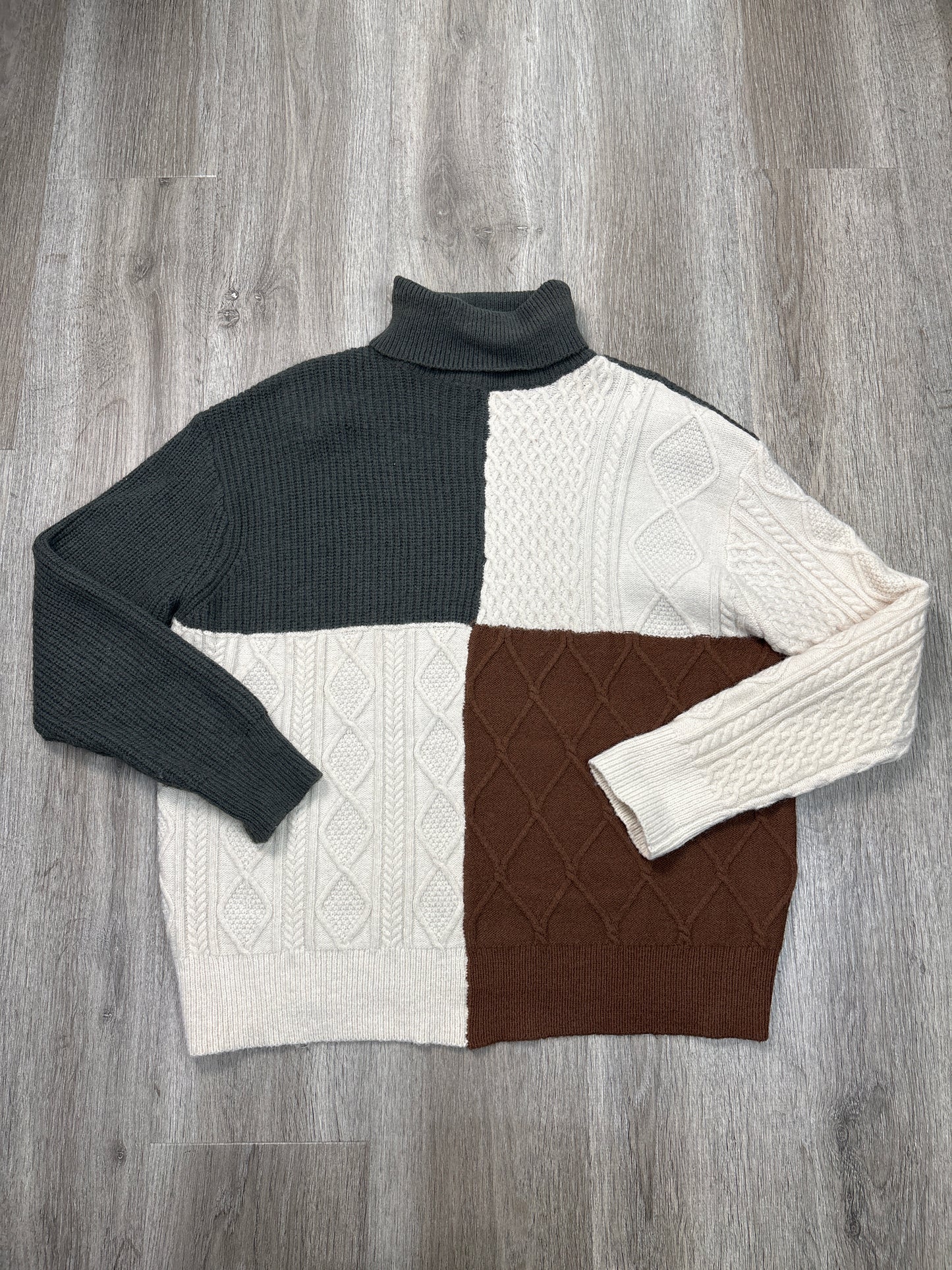 Sweater By Wishlist In Green, Size: M