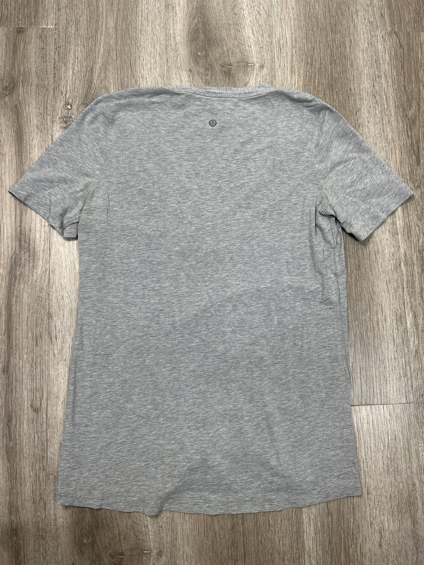 Athletic Top Short Sleeve By Lululemon In Grey, Size: S