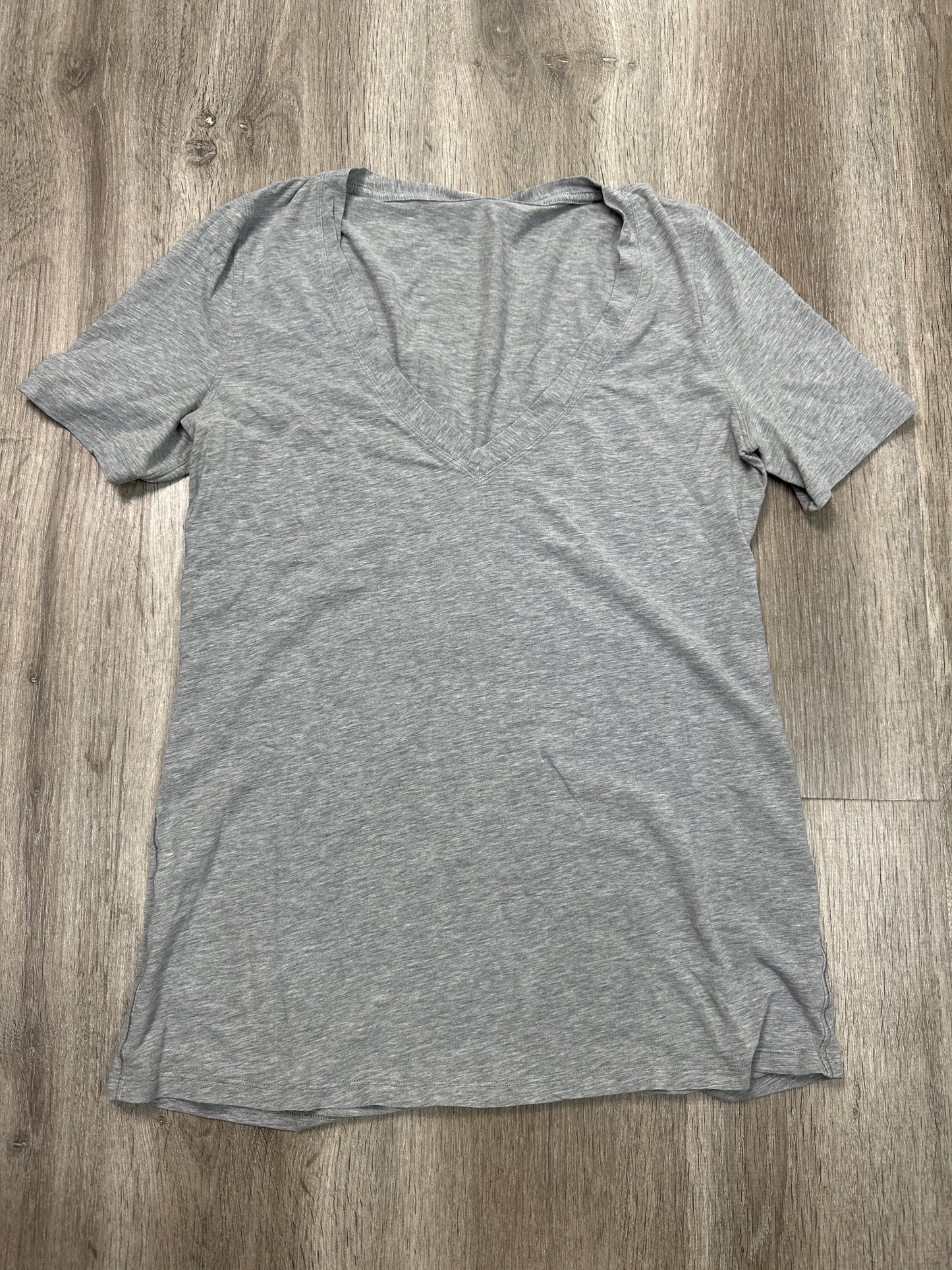 Athletic Top Short Sleeve By Lululemon In Grey, Size: S