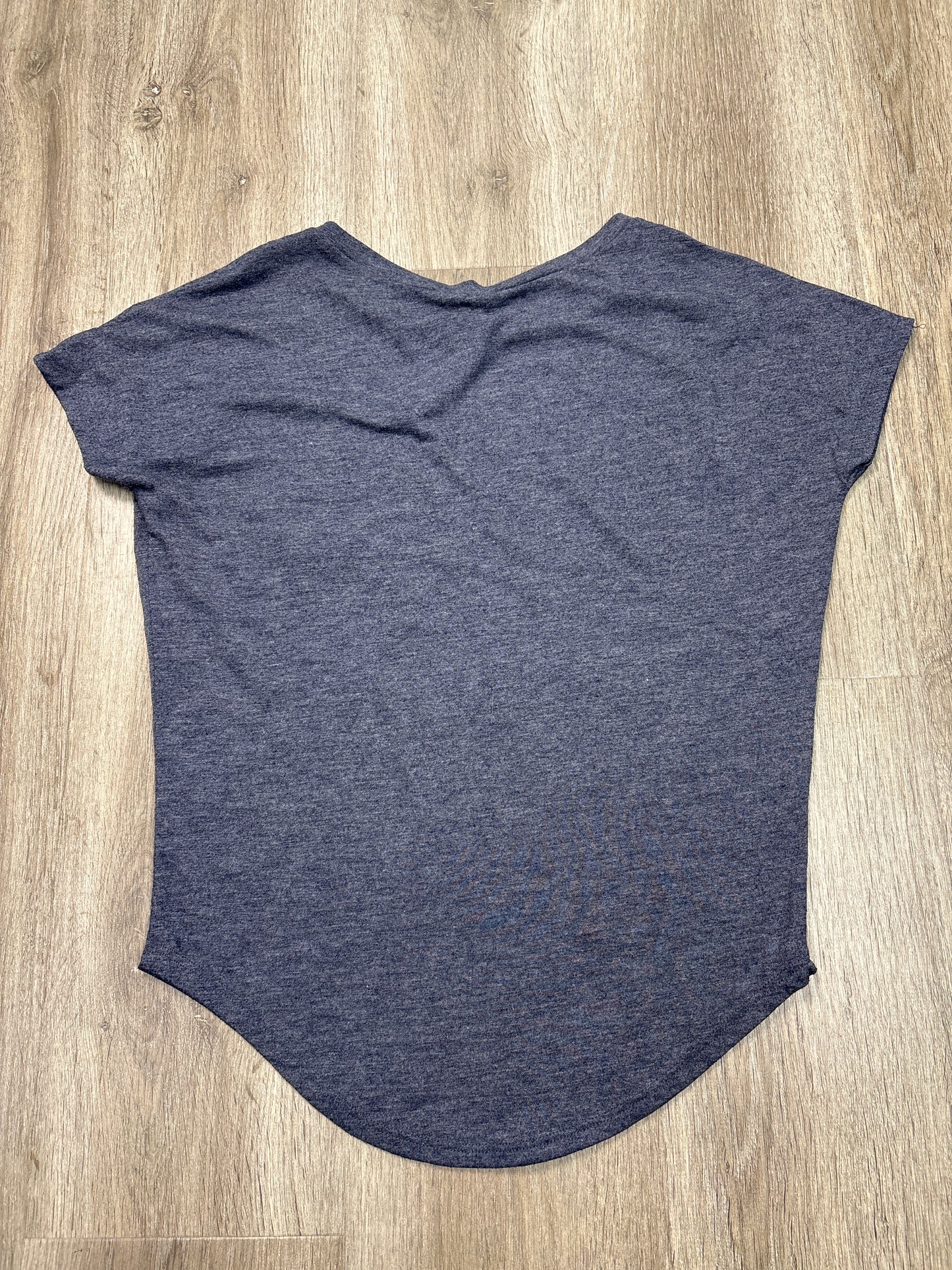 Top Short Sleeve By Live Love Dream In Navy, Size: Xs