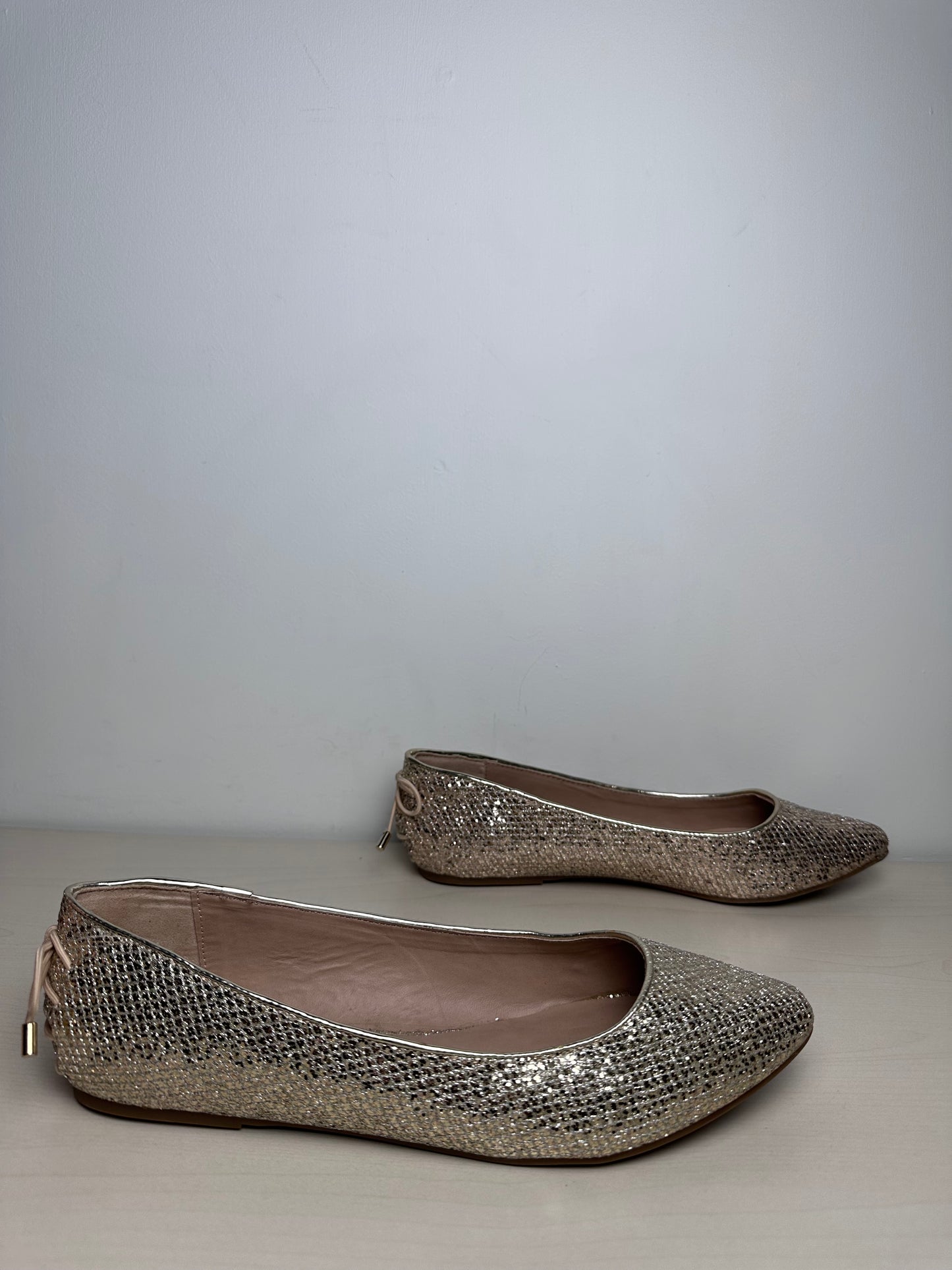 Shoes Flats By Mix No 6 In Gold, Size: 10