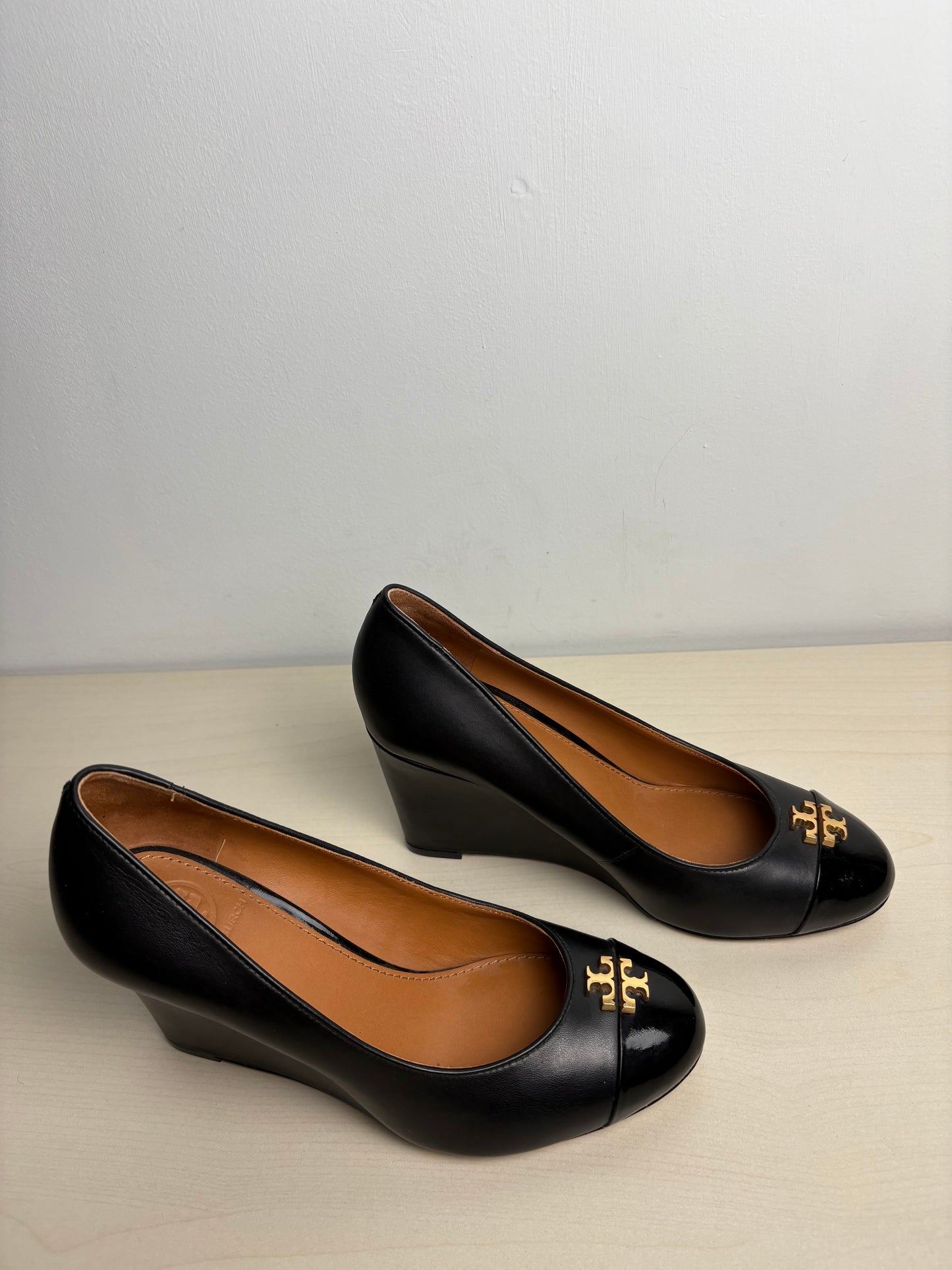 Shoes Heels Wedge By Tory Burch In Black, Size: 5